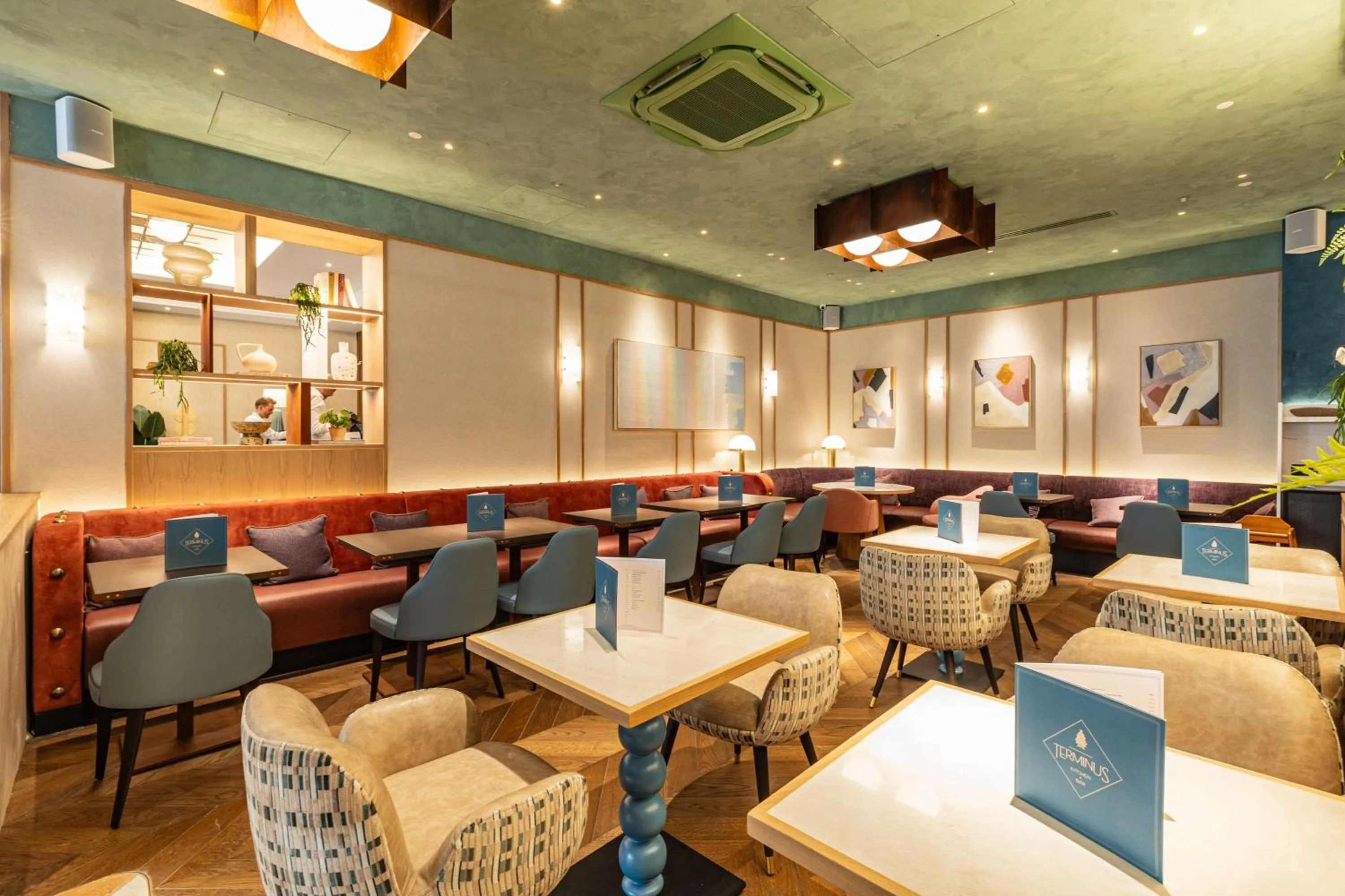 Restaurant/places to eat in DoubleTree by Hilton London Victoria