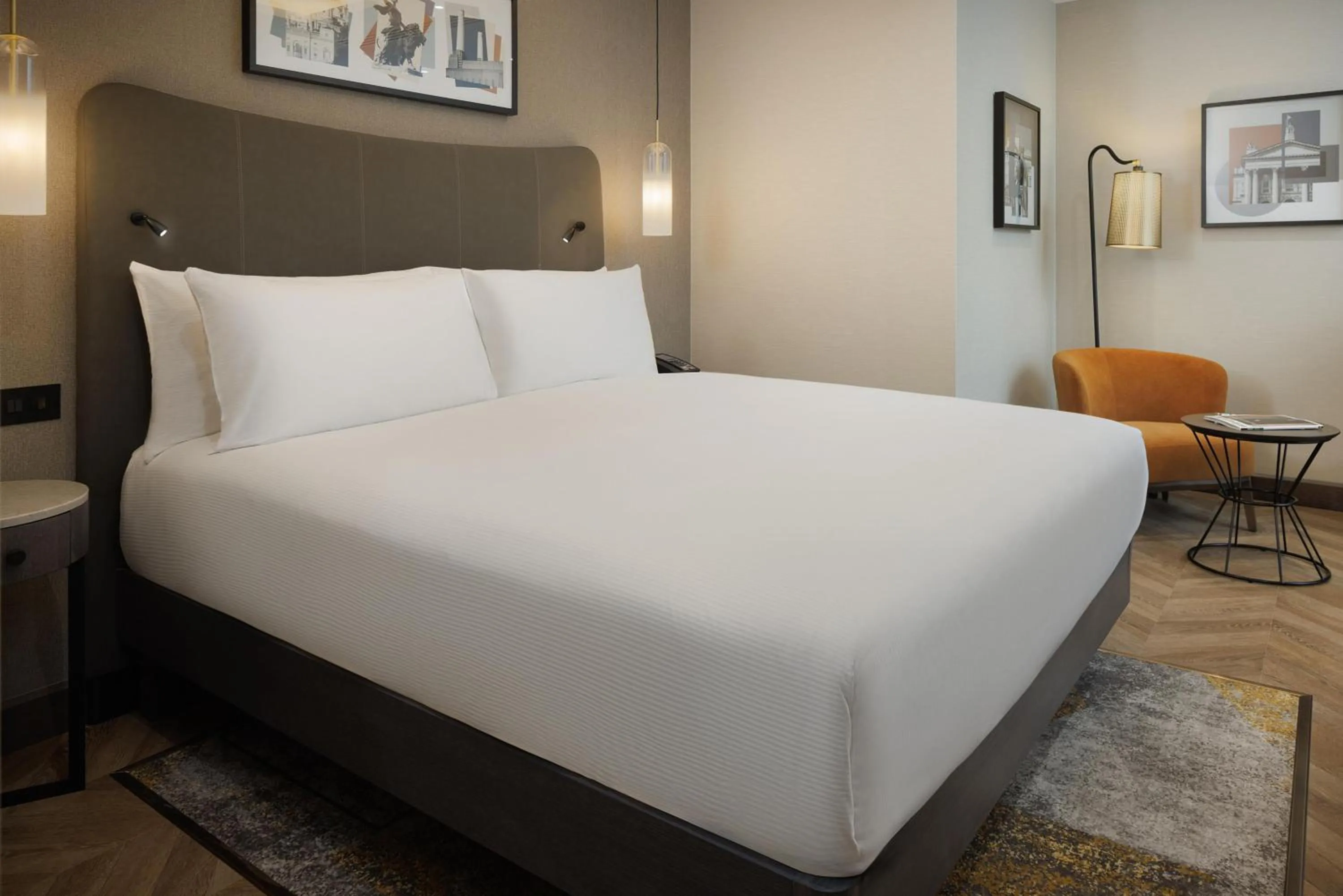 Bed in DoubleTree by Hilton London Victoria