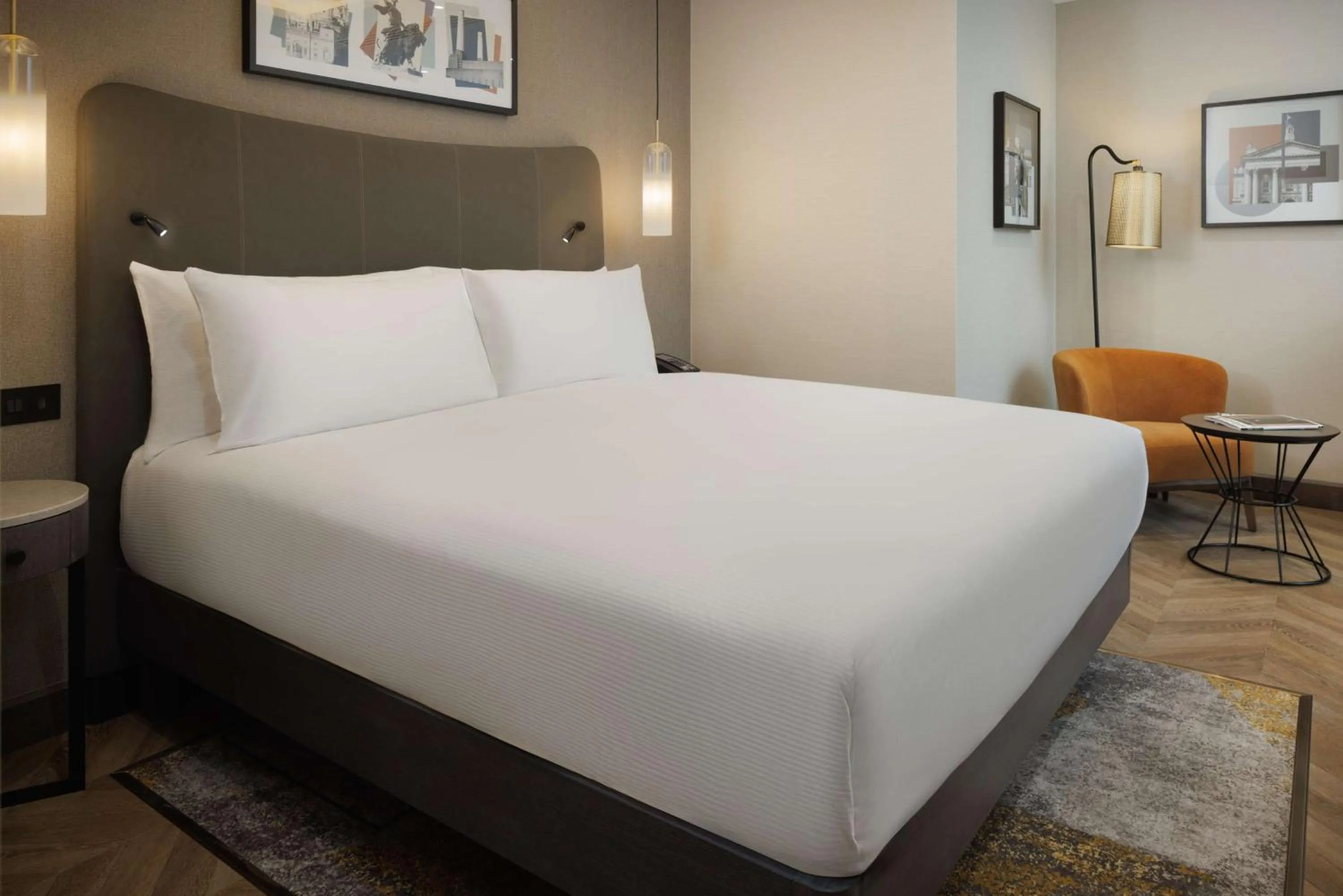 Bed in DoubleTree by Hilton London Victoria