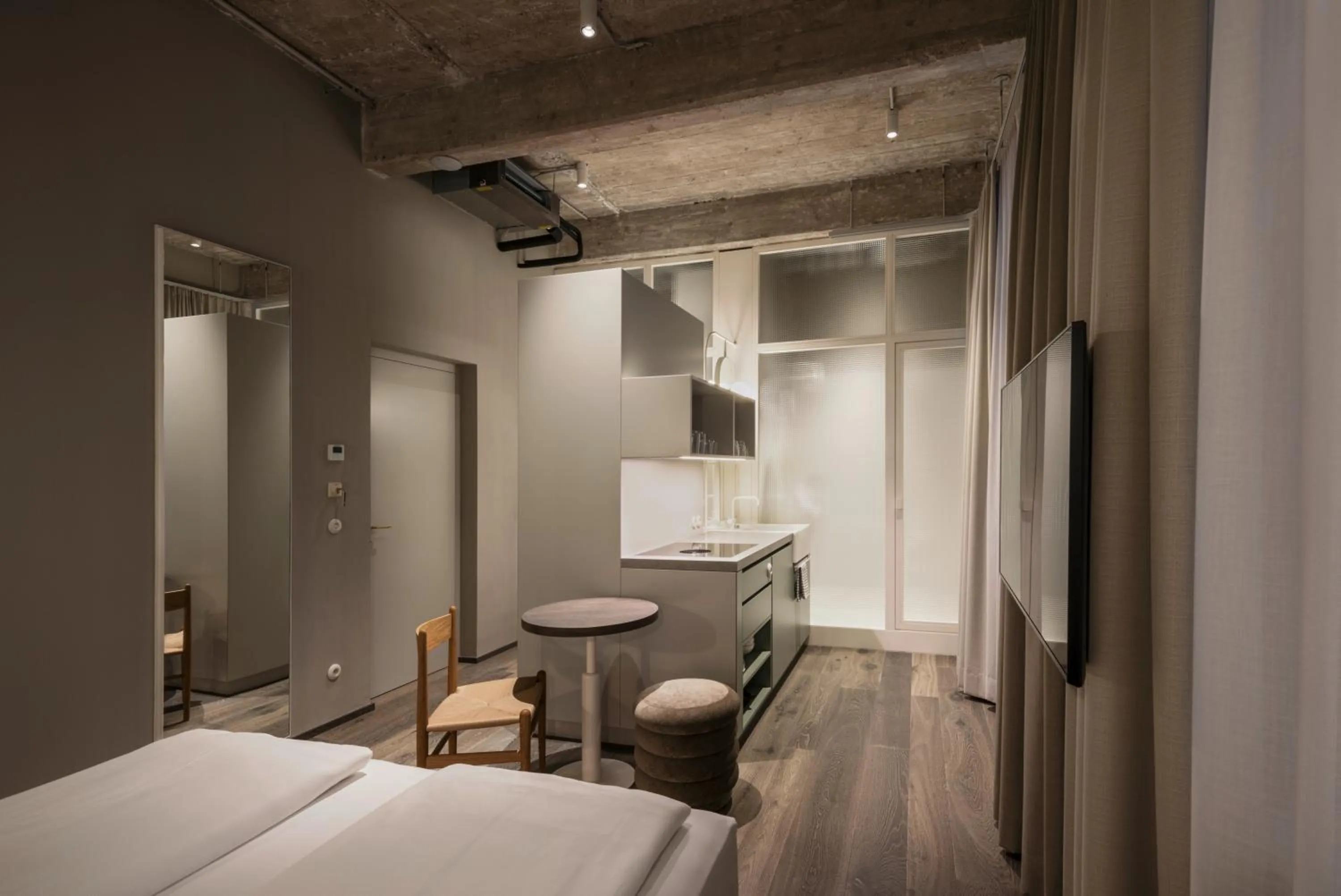 Photo of the whole room, Bed in Rooms by Wolfensson - Boutique Hotel