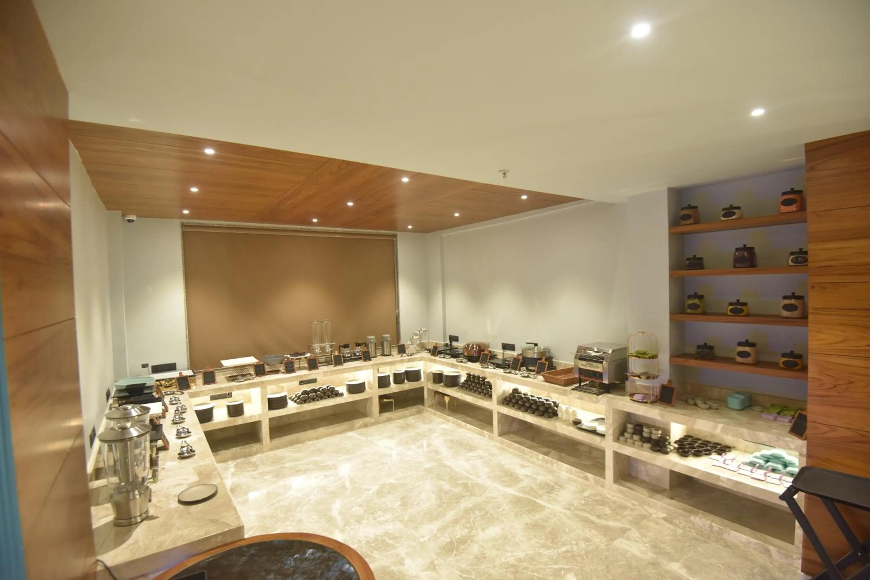 Buffet breakfast in Kings Kraft Tremezzo Inn, Somnath