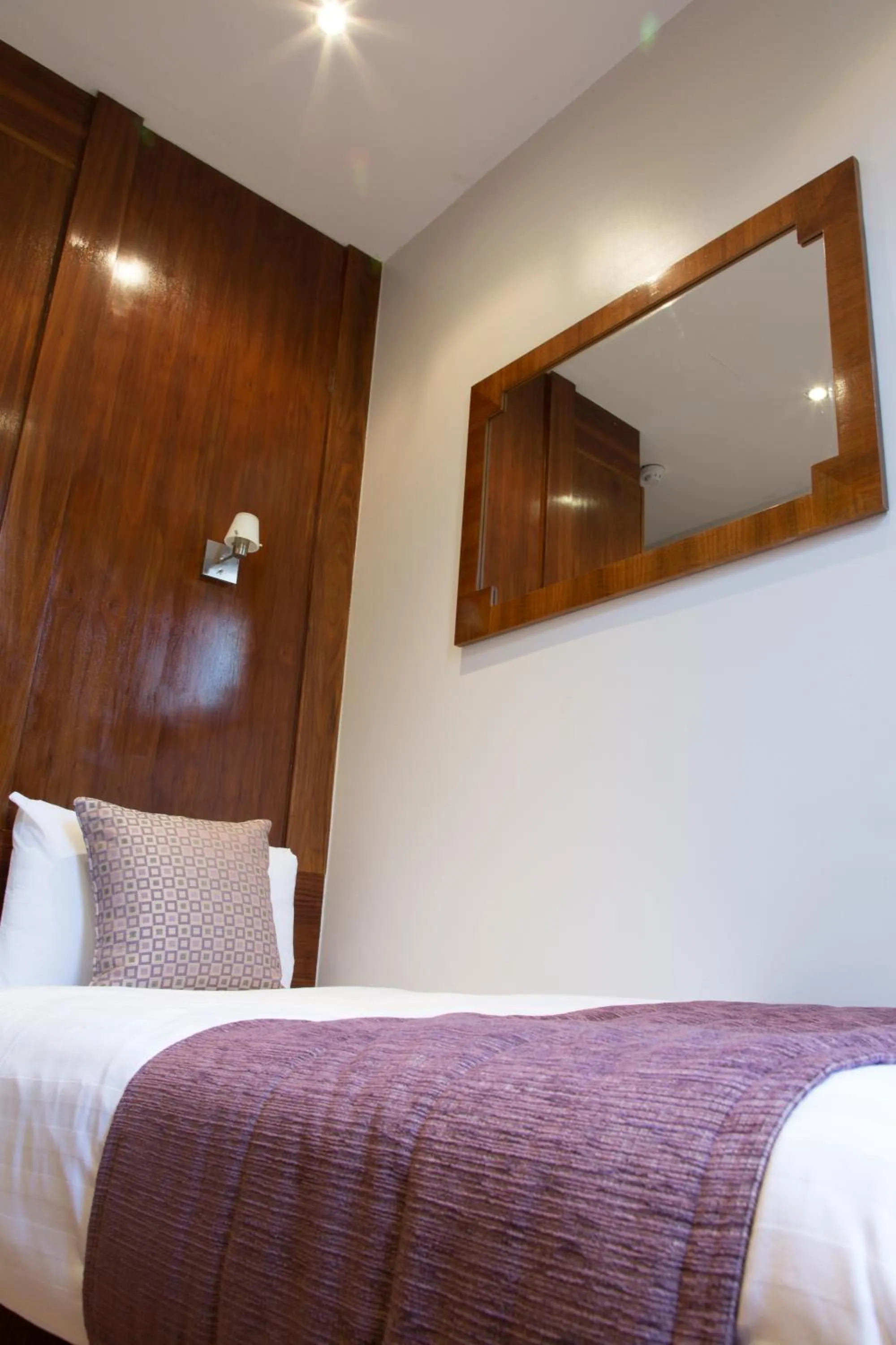 Decorative detail, Bed in Garden View Hotel