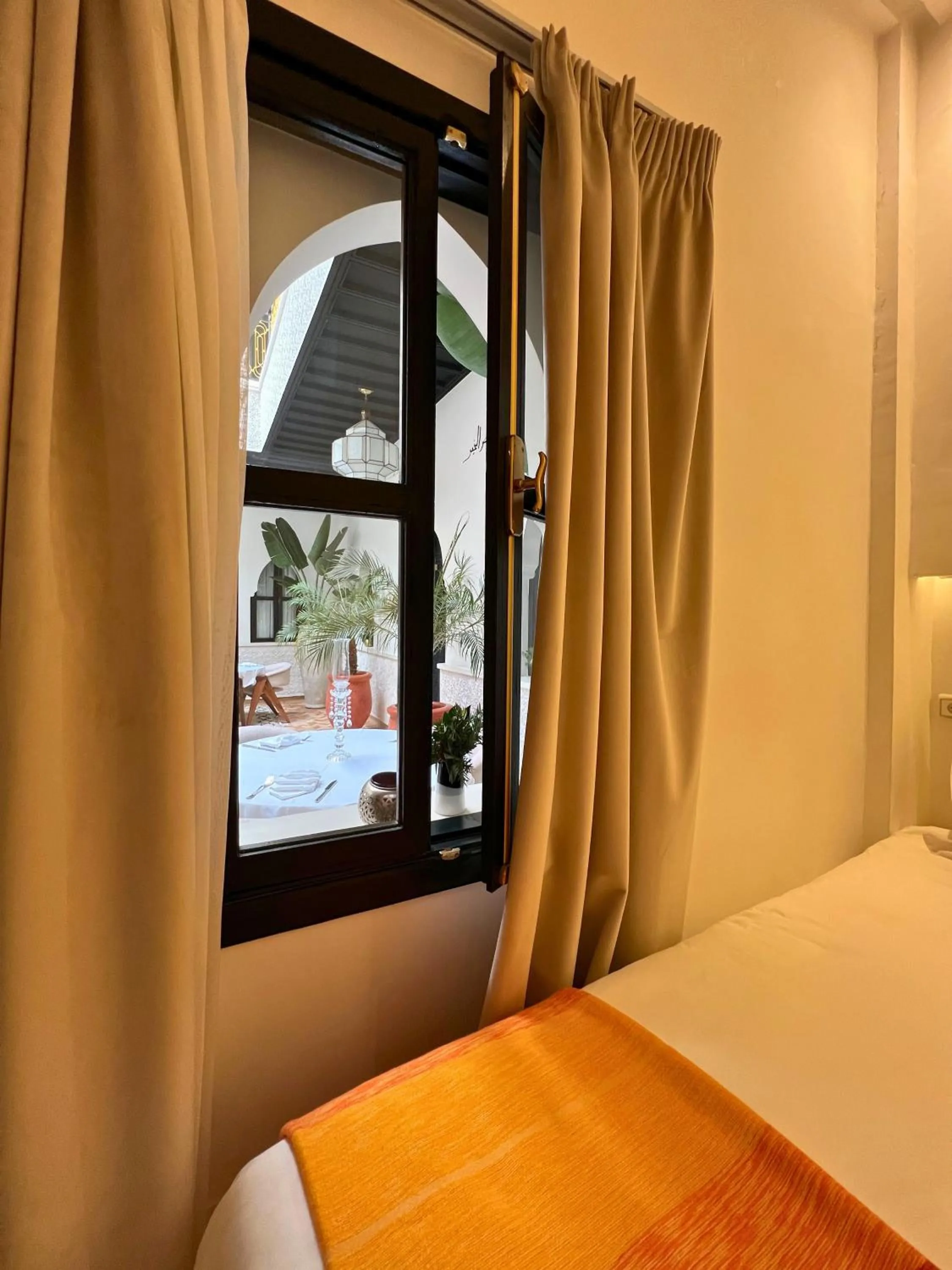 Bed in Riad El Khaeir - Piscine, Hamam & Spa