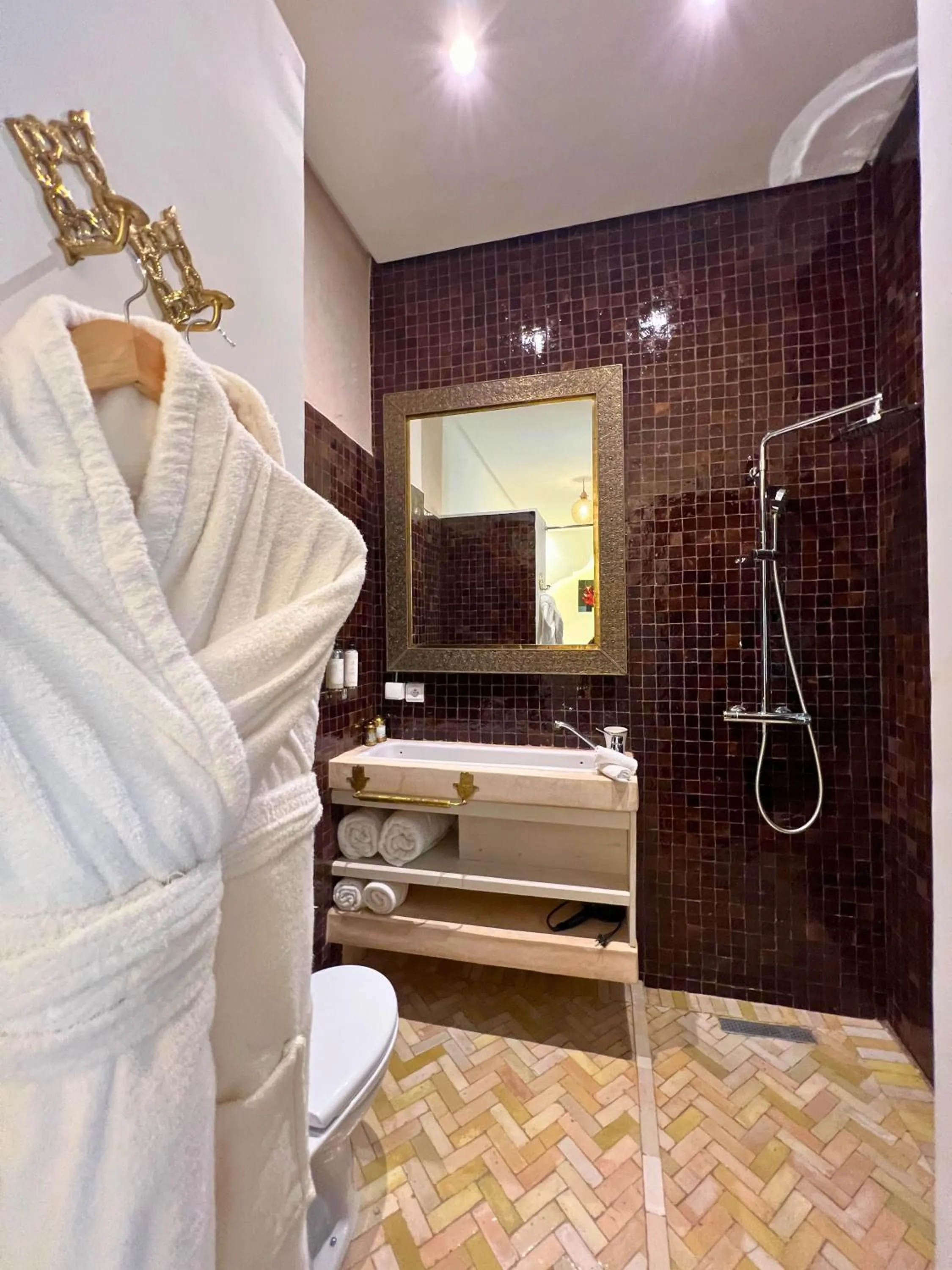 Shower in Riad El Khaeir - Piscine, Hamam & Spa