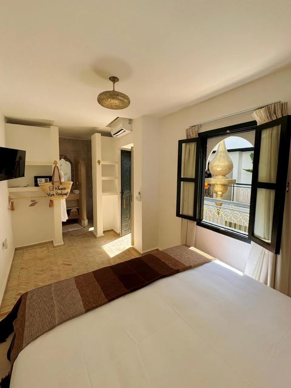 Bedroom, Bed in Riad El Khaeir - Piscine, Hamam & Spa