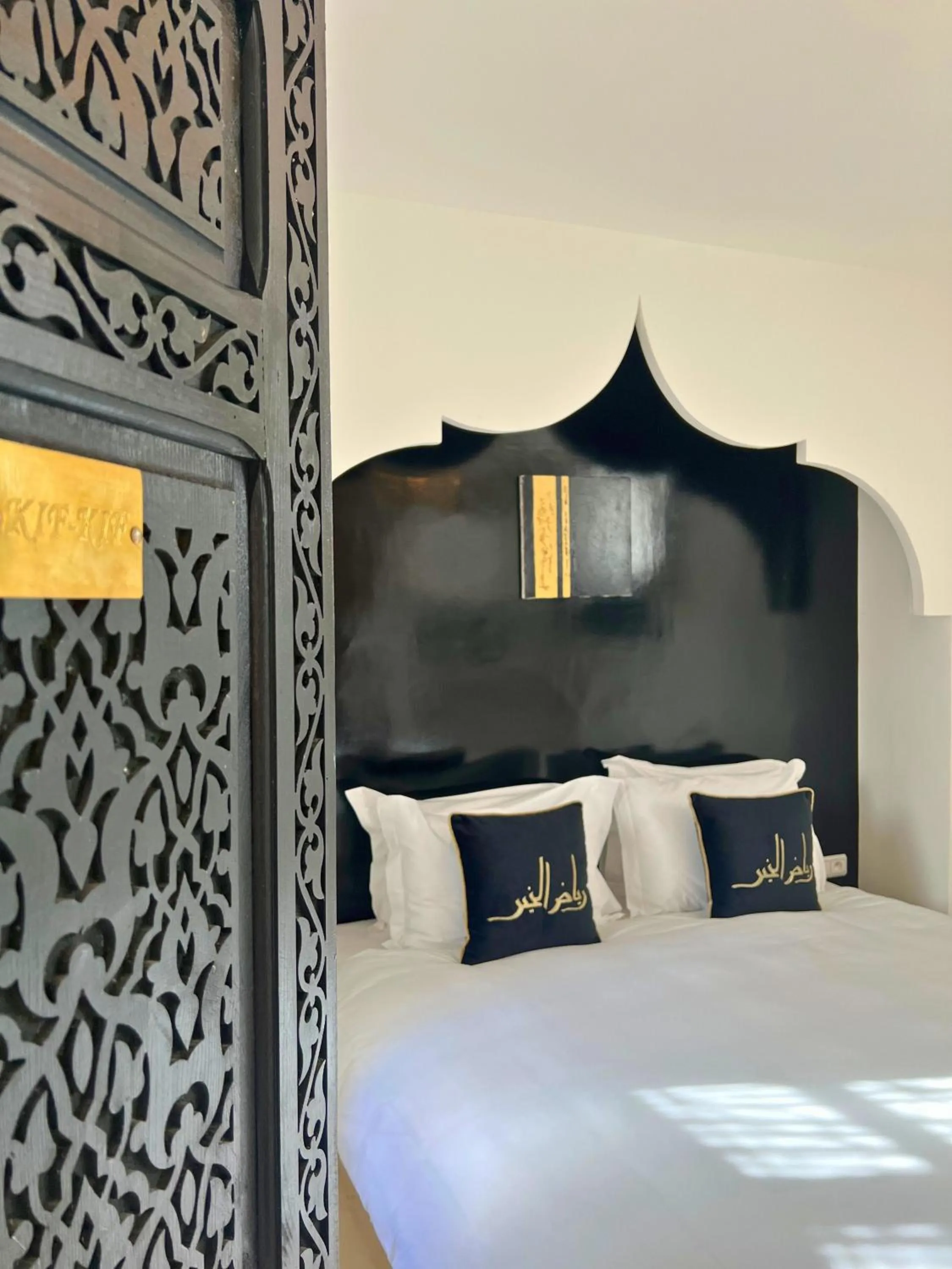 Bedroom, Bed in Riad El Khaeir - Piscine, Hamam & Spa