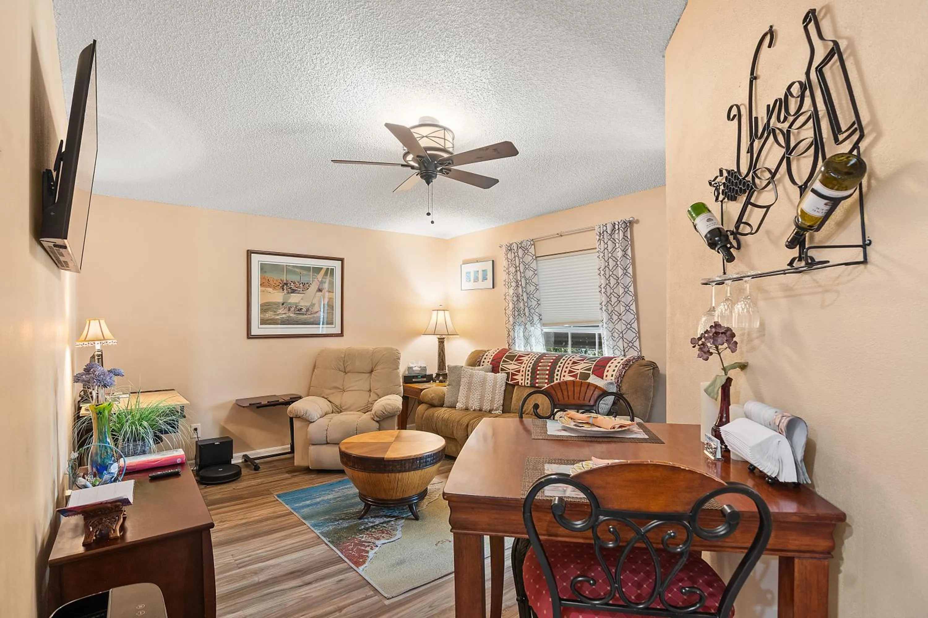 Pet Friendly, Hot Tub, 8ml to Beach, 7ml to Sebastian