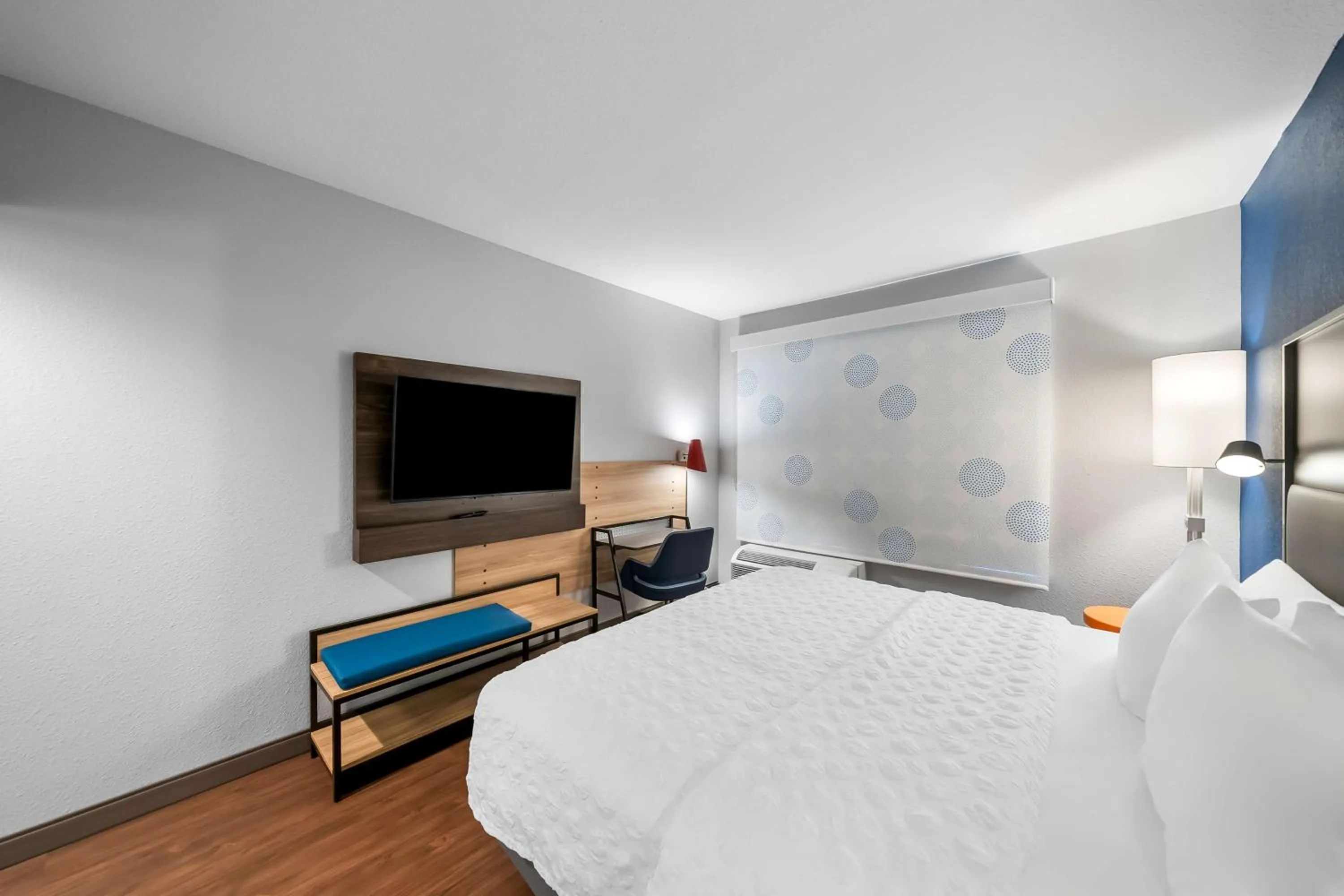 Bed in Tru by Hilton Plano Hwy 75