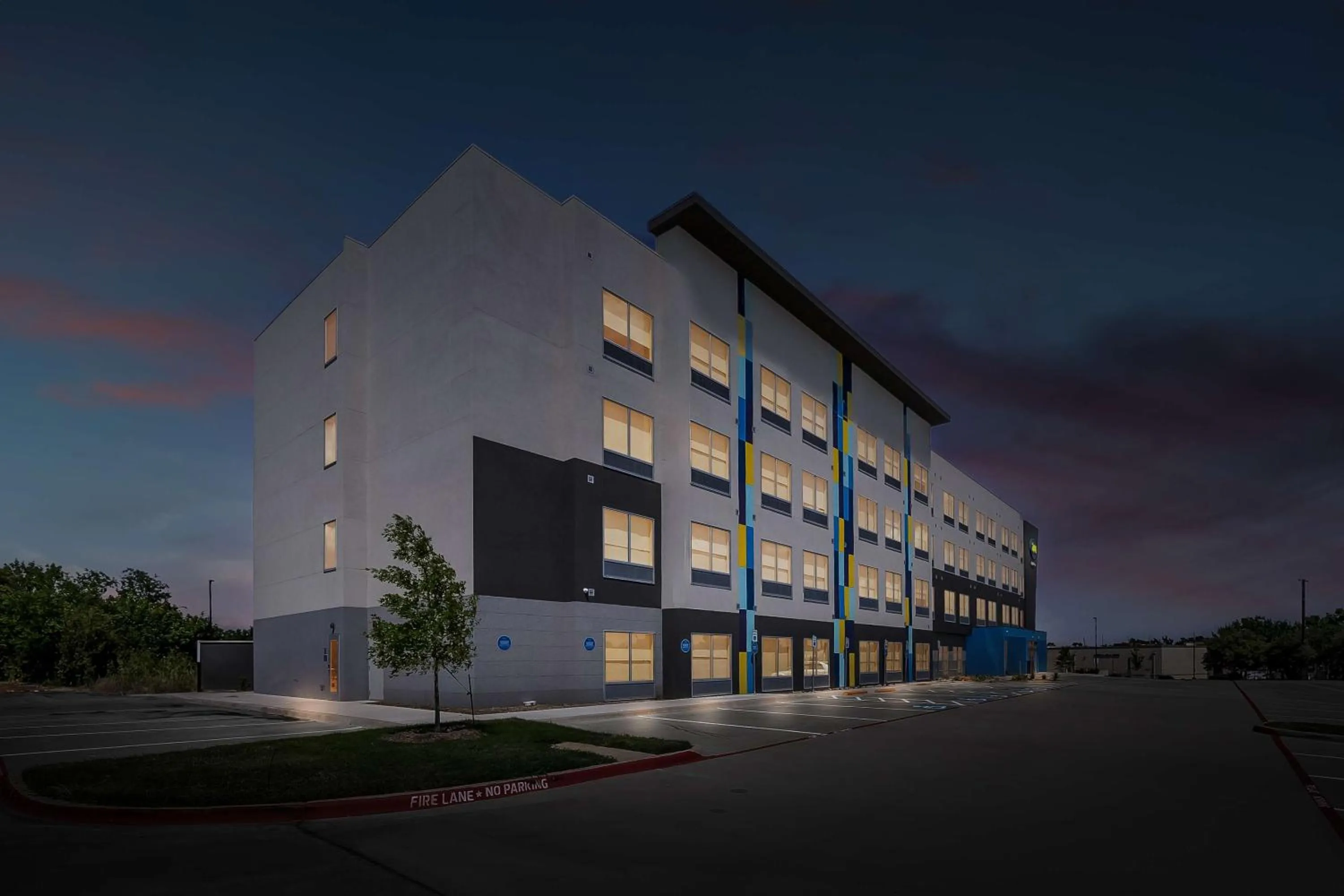 Property building in Tru by Hilton Plano Hwy 75