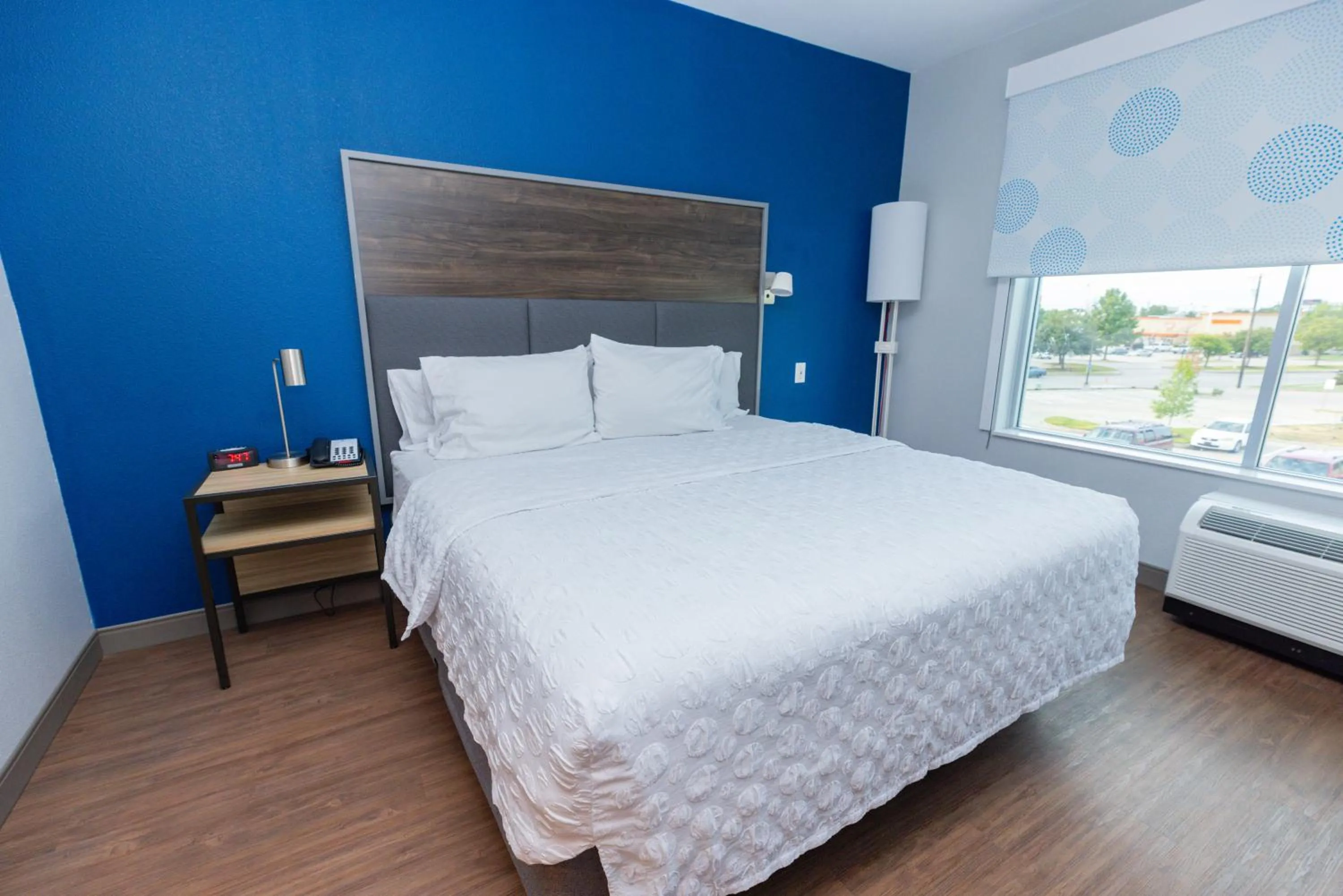 Bed in Tru by Hilton Plano Hwy 75