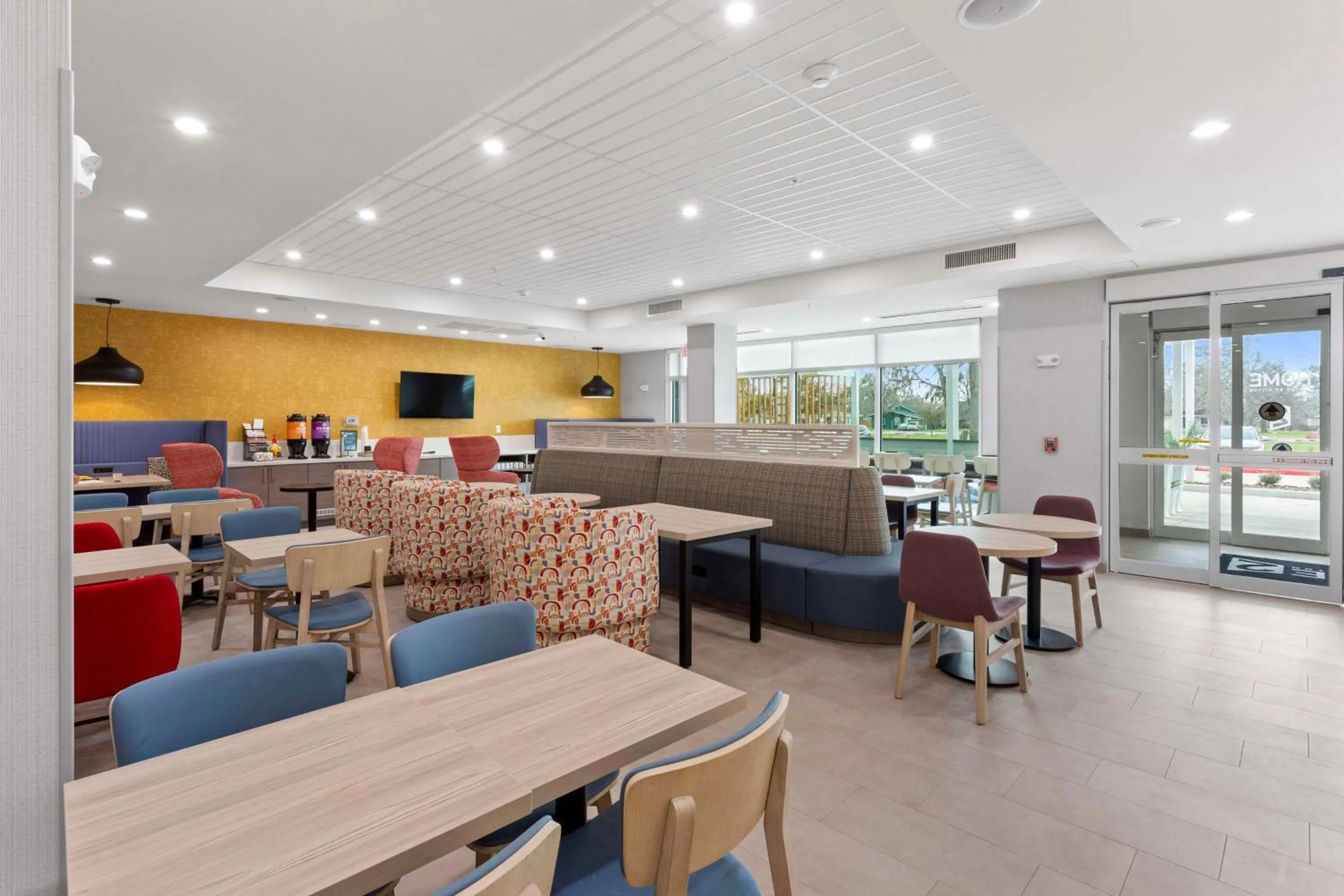 Lobby or reception in Home2 Suites By Hilton Lake Jackson