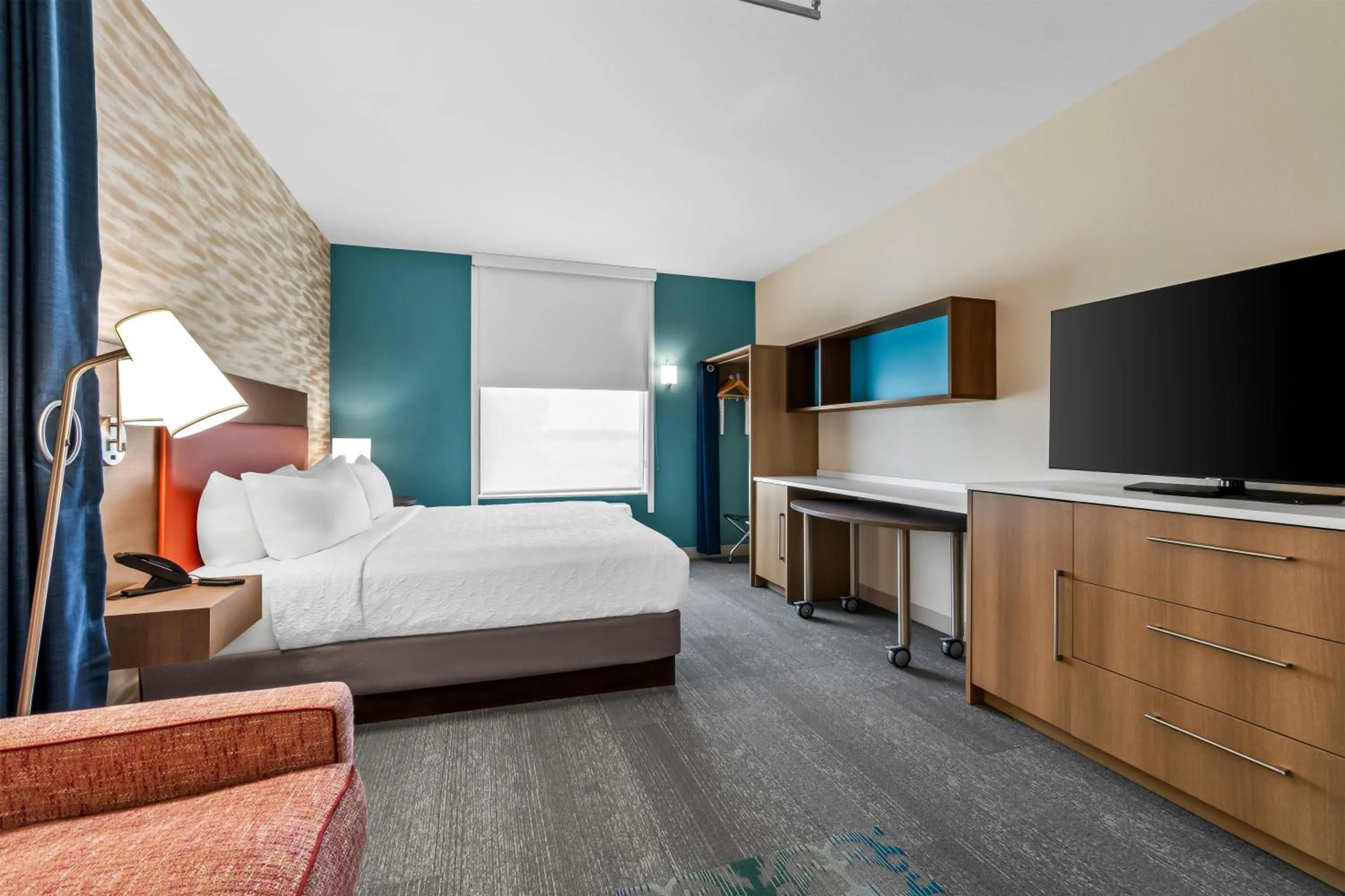 Bed in Home2 Suites By Hilton Marion