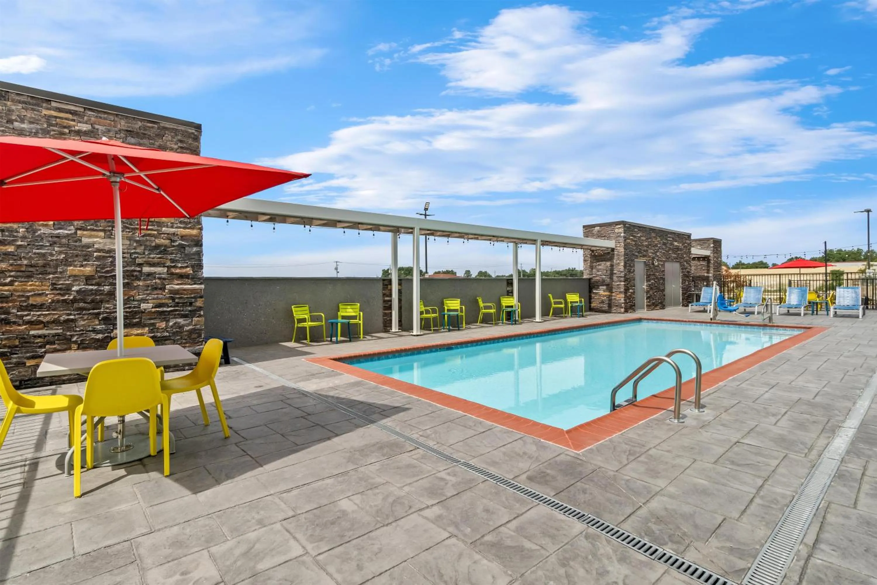 Pool view in Home2 Suites By Hilton Marion