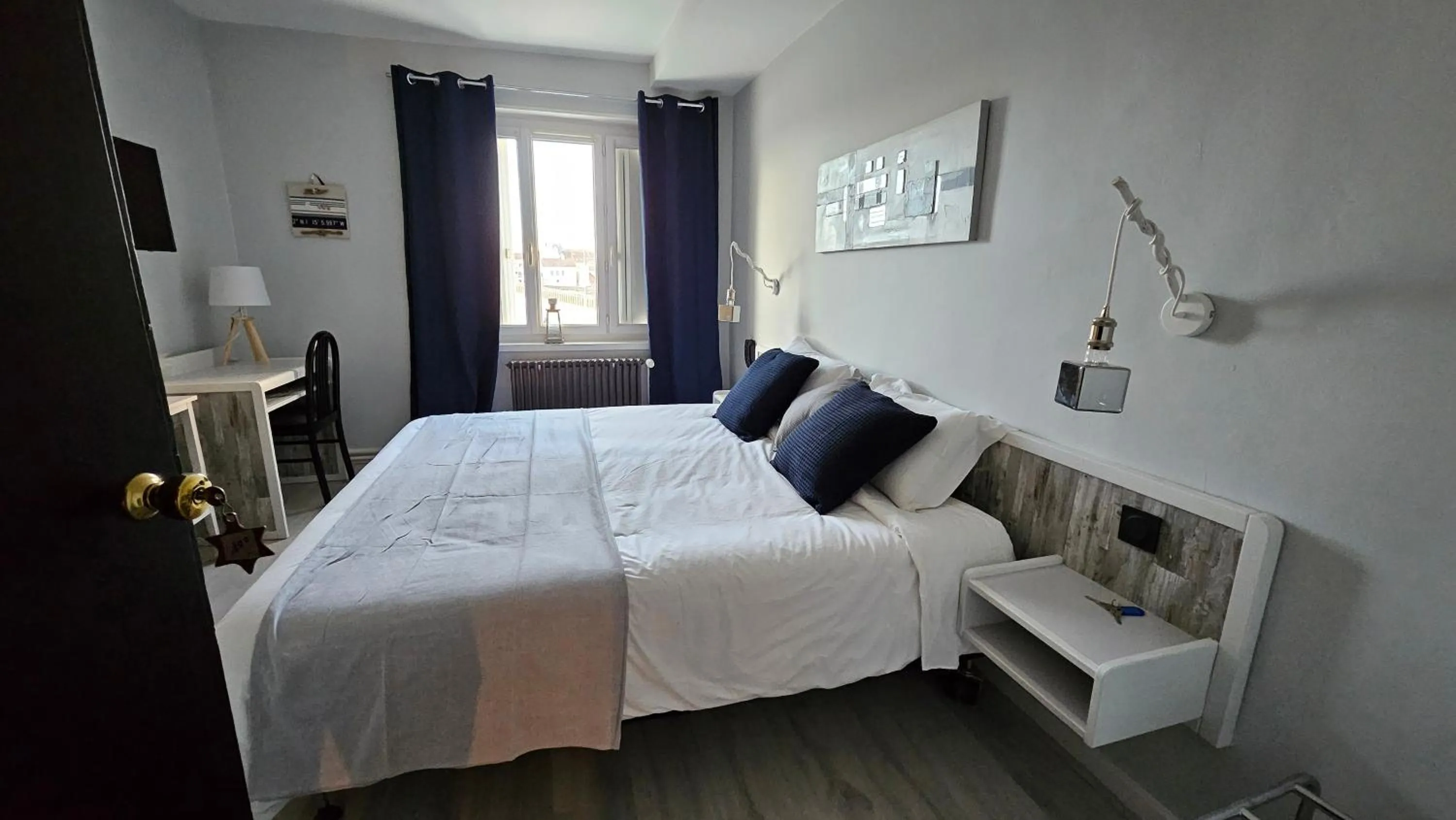 Bed in Auberge de la Marine