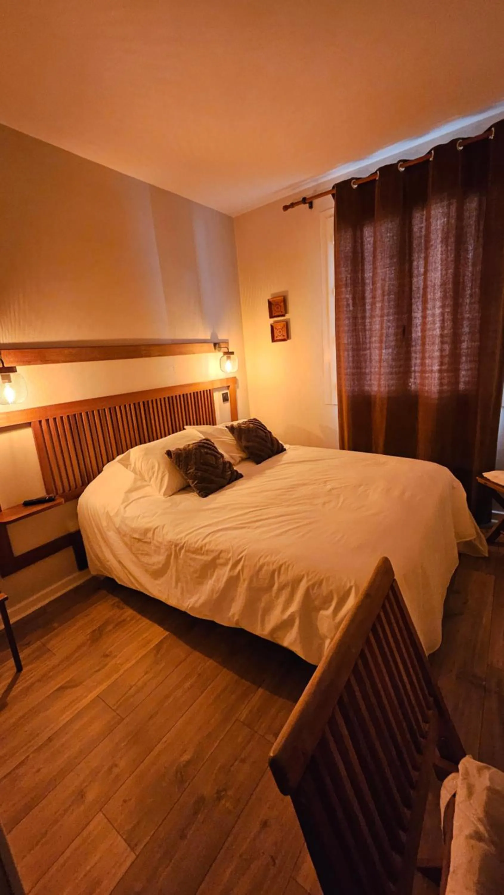 Bed in Auberge de la Marine