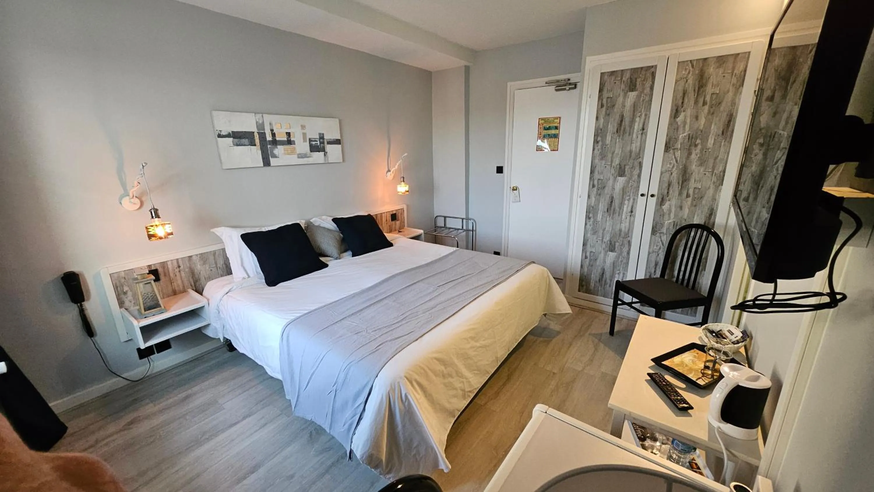 Bed in Auberge de la Marine