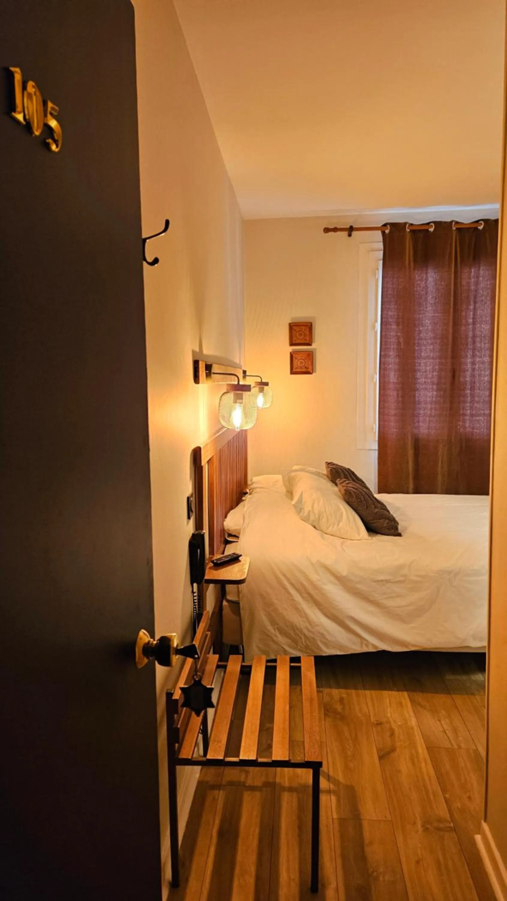 Bed in Auberge de la Marine