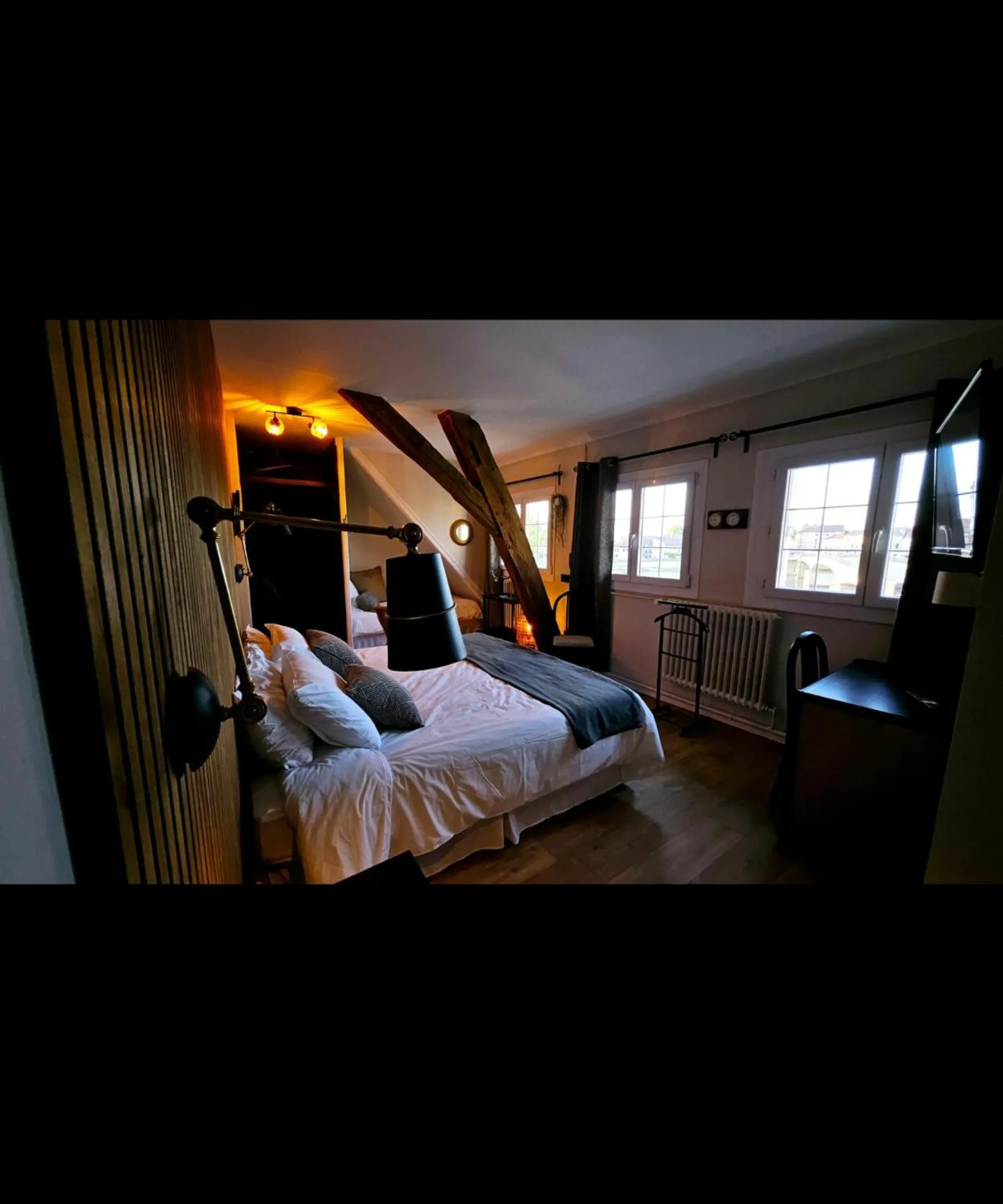 Bed in Auberge de la Marine