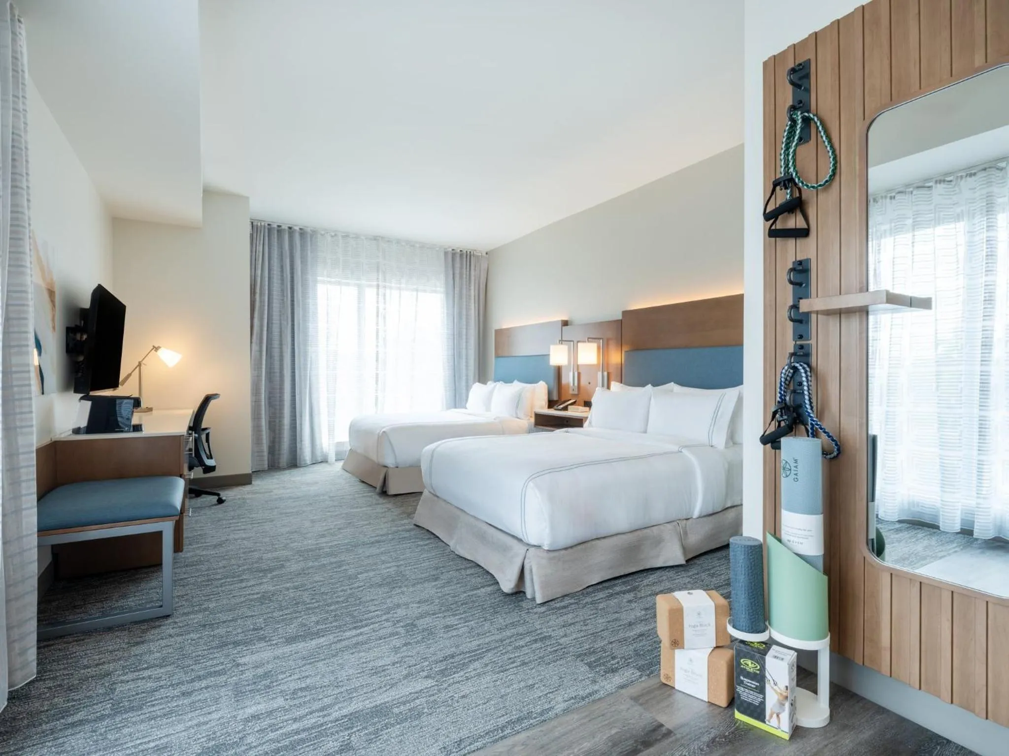 Photo of the whole room, Bed in EVEN Hotel Miami - Doral Area by IHG