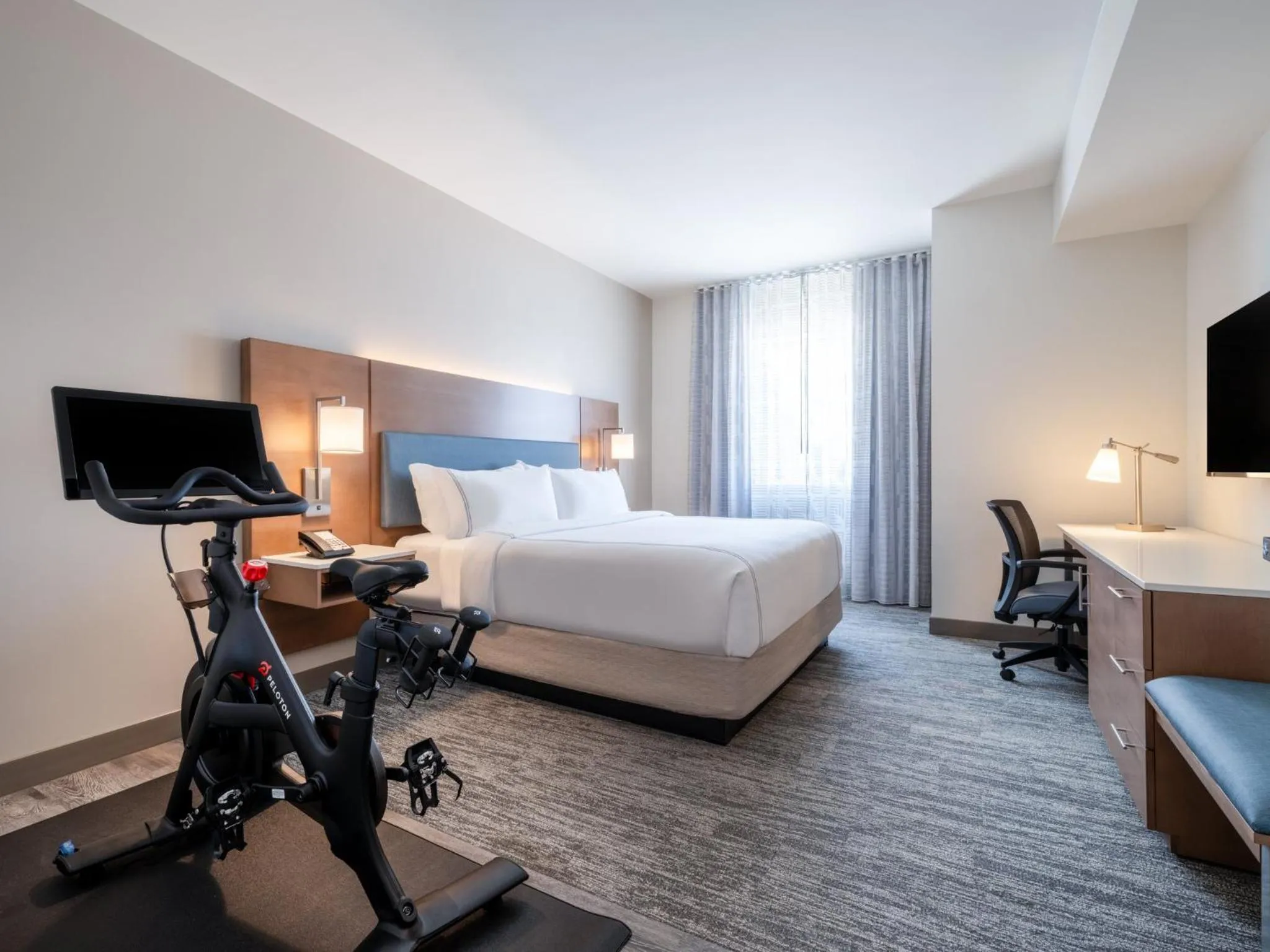 Photo of the whole room, Bed in EVEN Hotel Miami - Doral Area by IHG