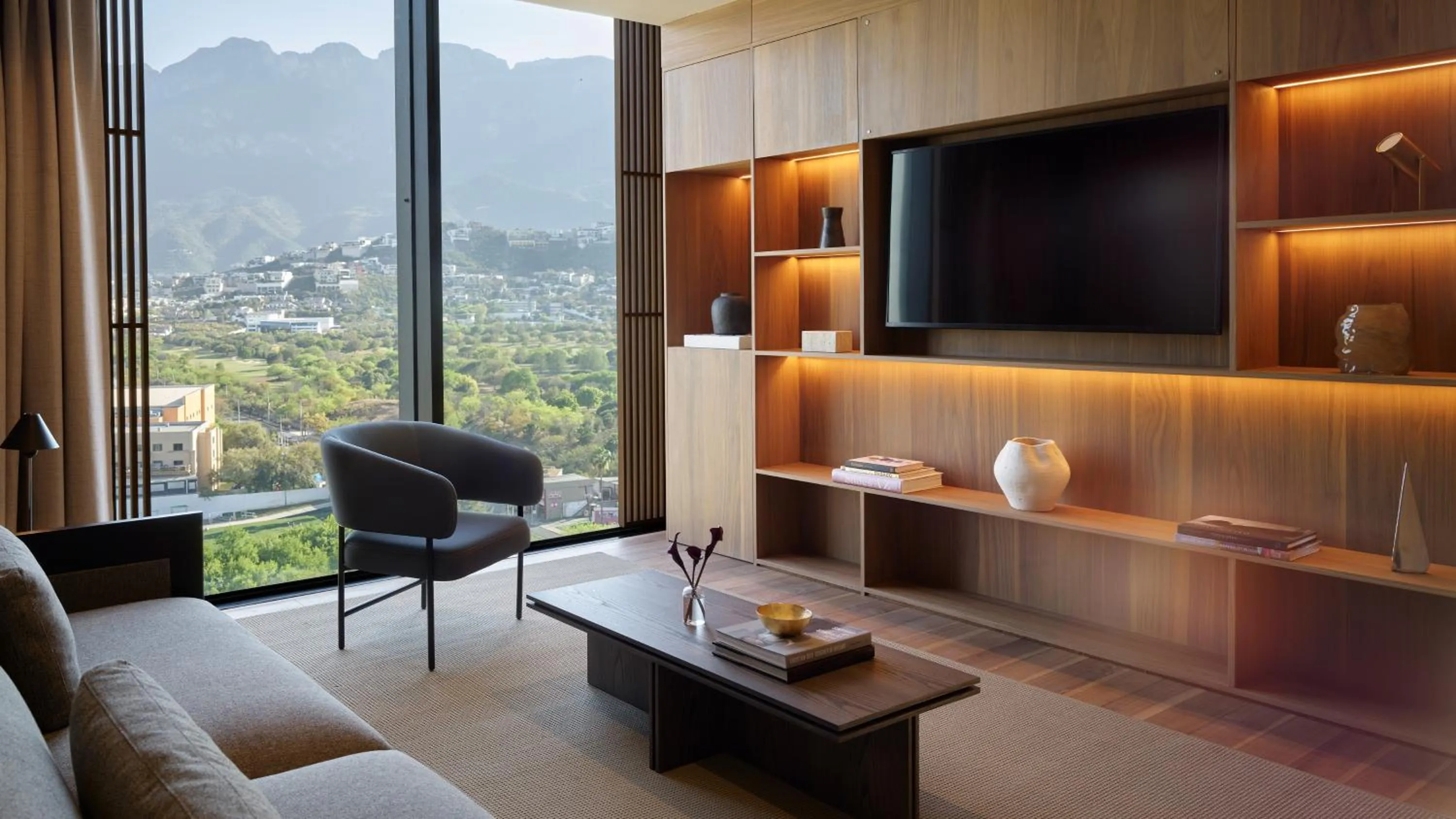 TV and multimedia in Presidente InterContinental Monterrey by IHG