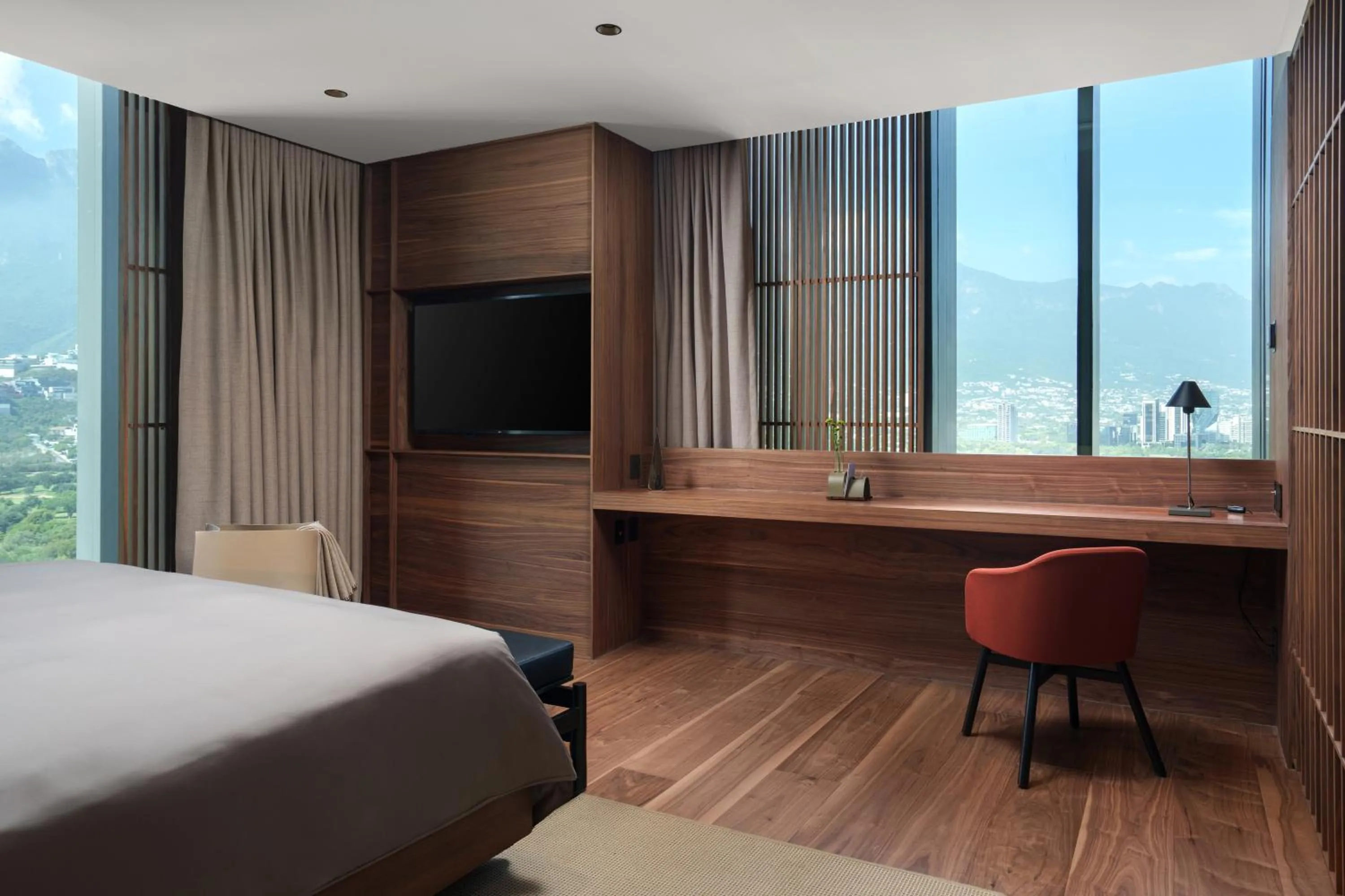 Photo of the whole room, Bed in Presidente InterContinental Monterrey by IHG