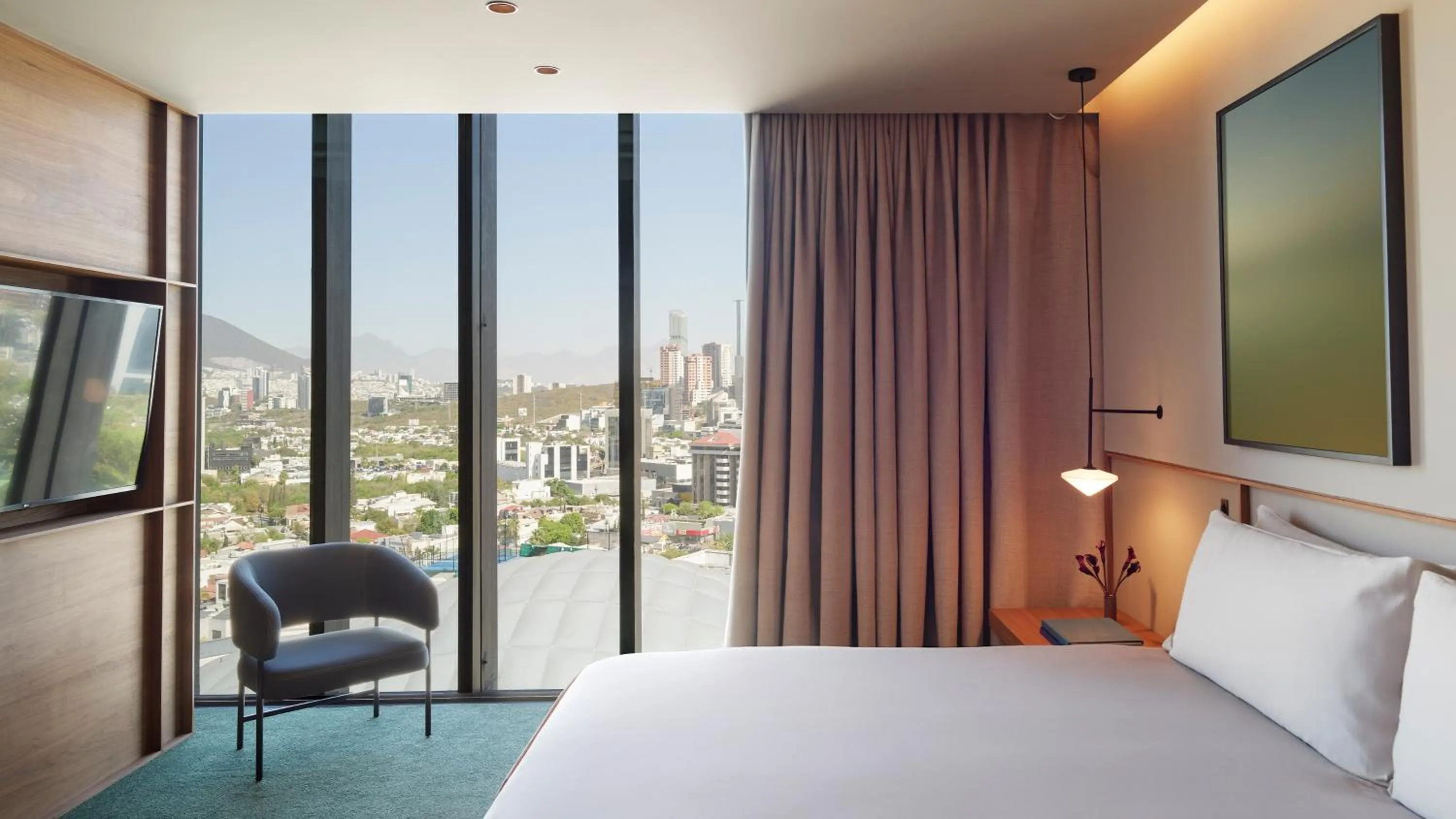 Photo of the whole room, Bed in Presidente InterContinental Monterrey by IHG