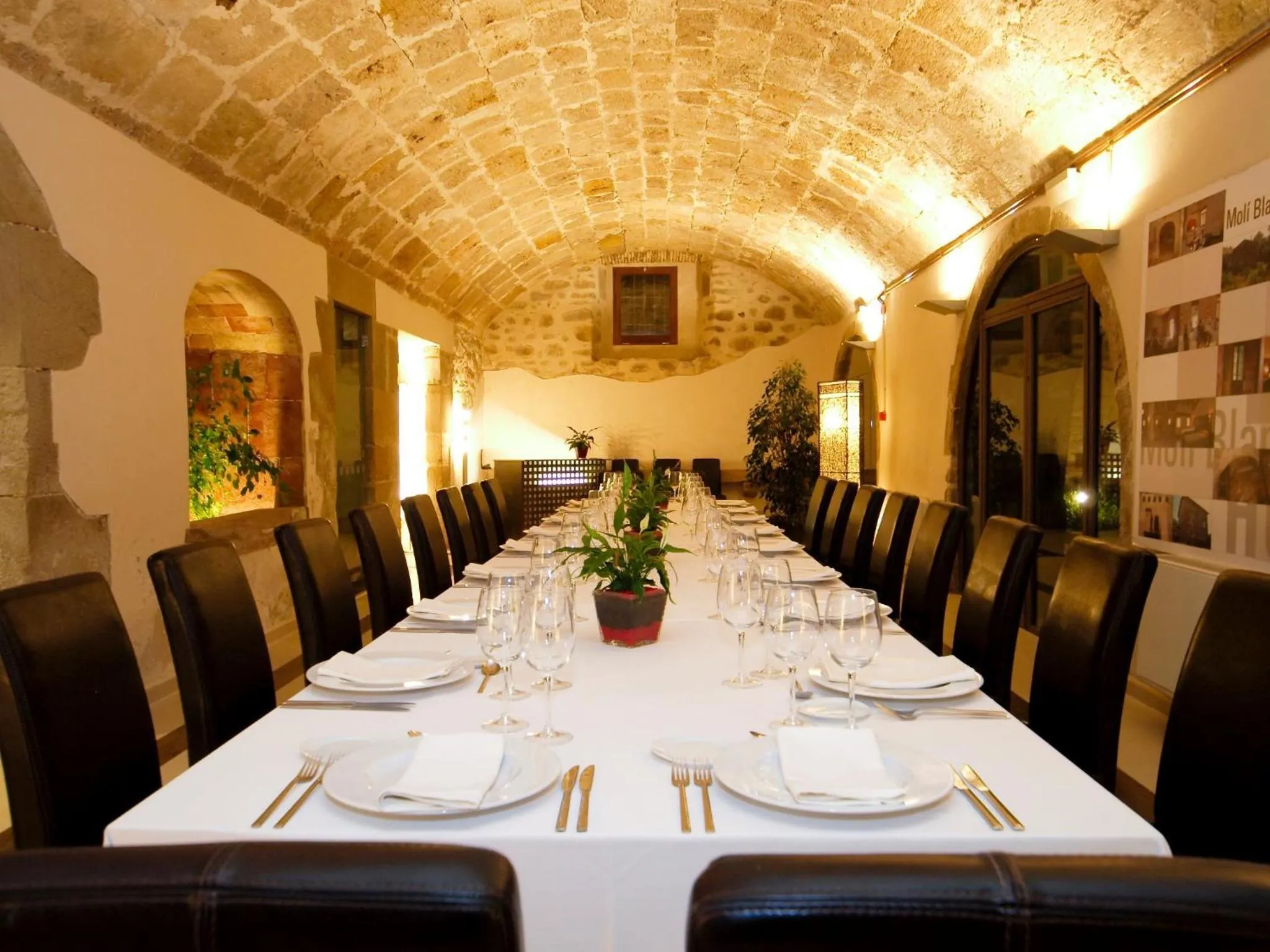 Restaurant/places to eat in Molí Blanc Hotel