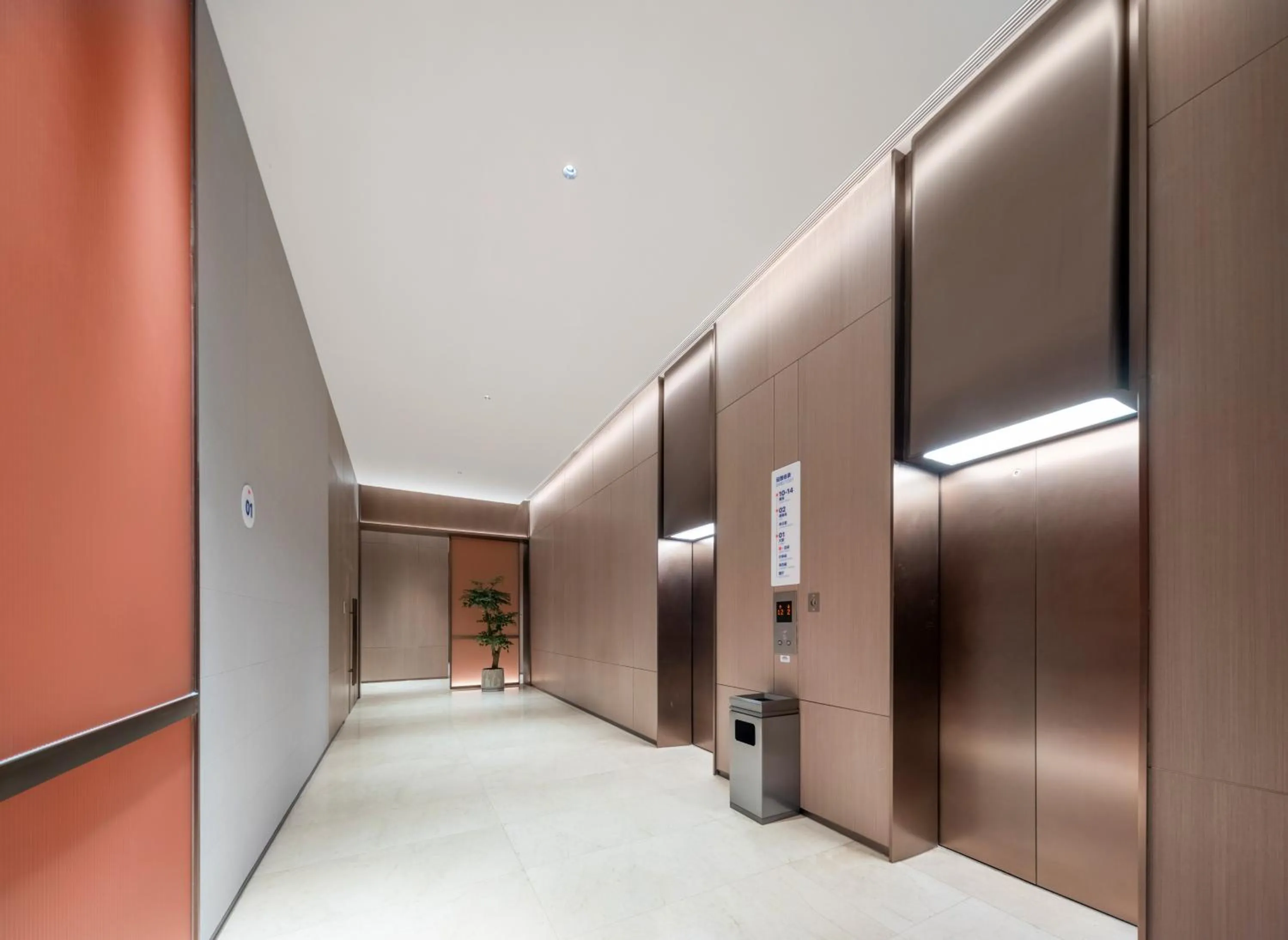elevator in Holiday Inn Express Zhengzhou Garden Road