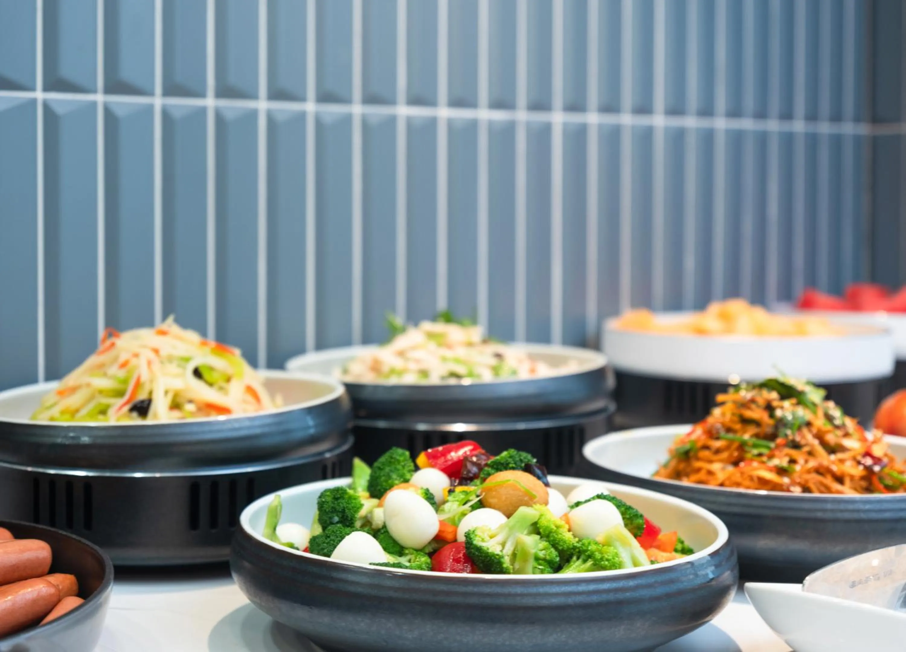 Restaurant/places to eat in Holiday Inn Express Zhengzhou Garden Road