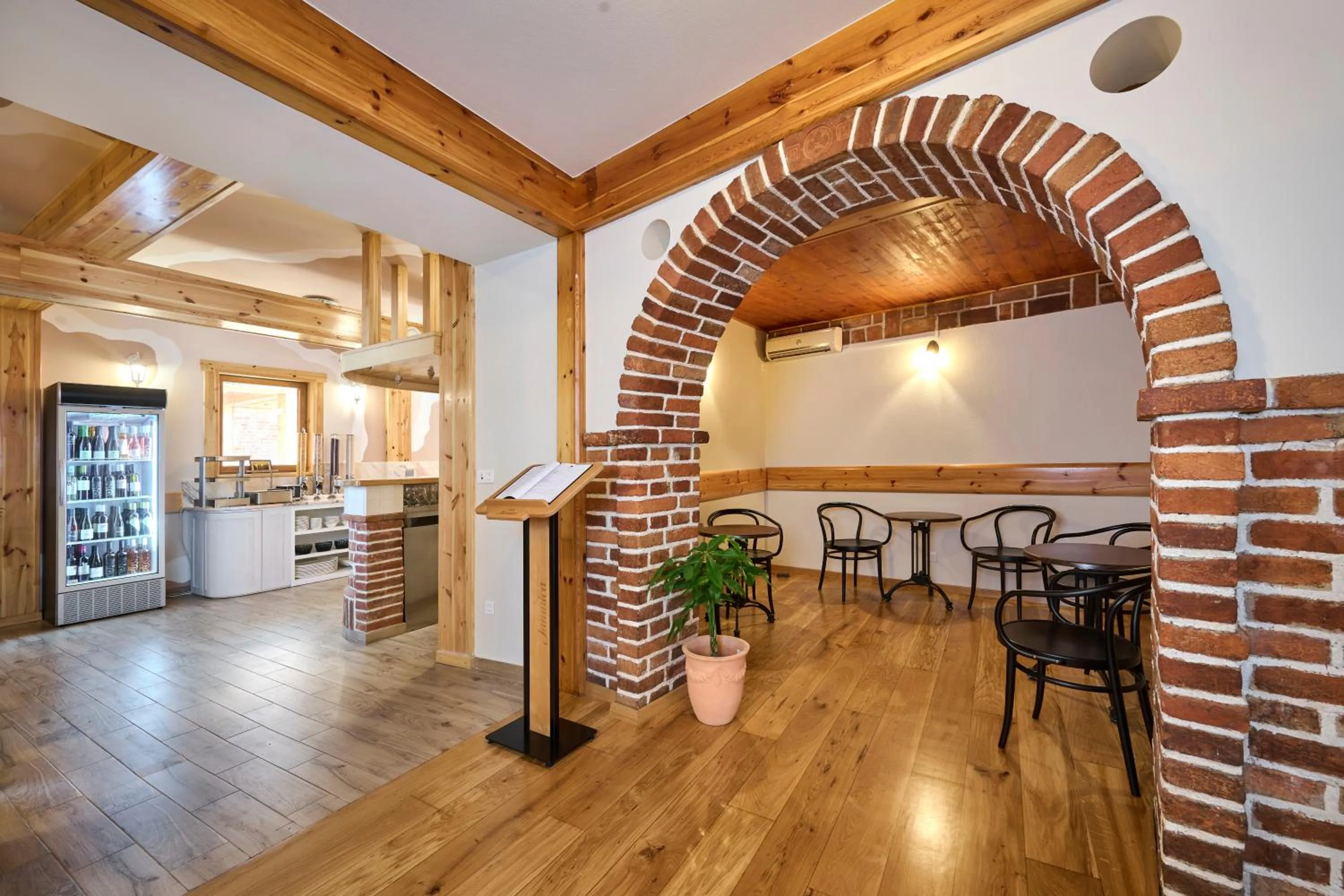 Dining area in Hotel Kadoor