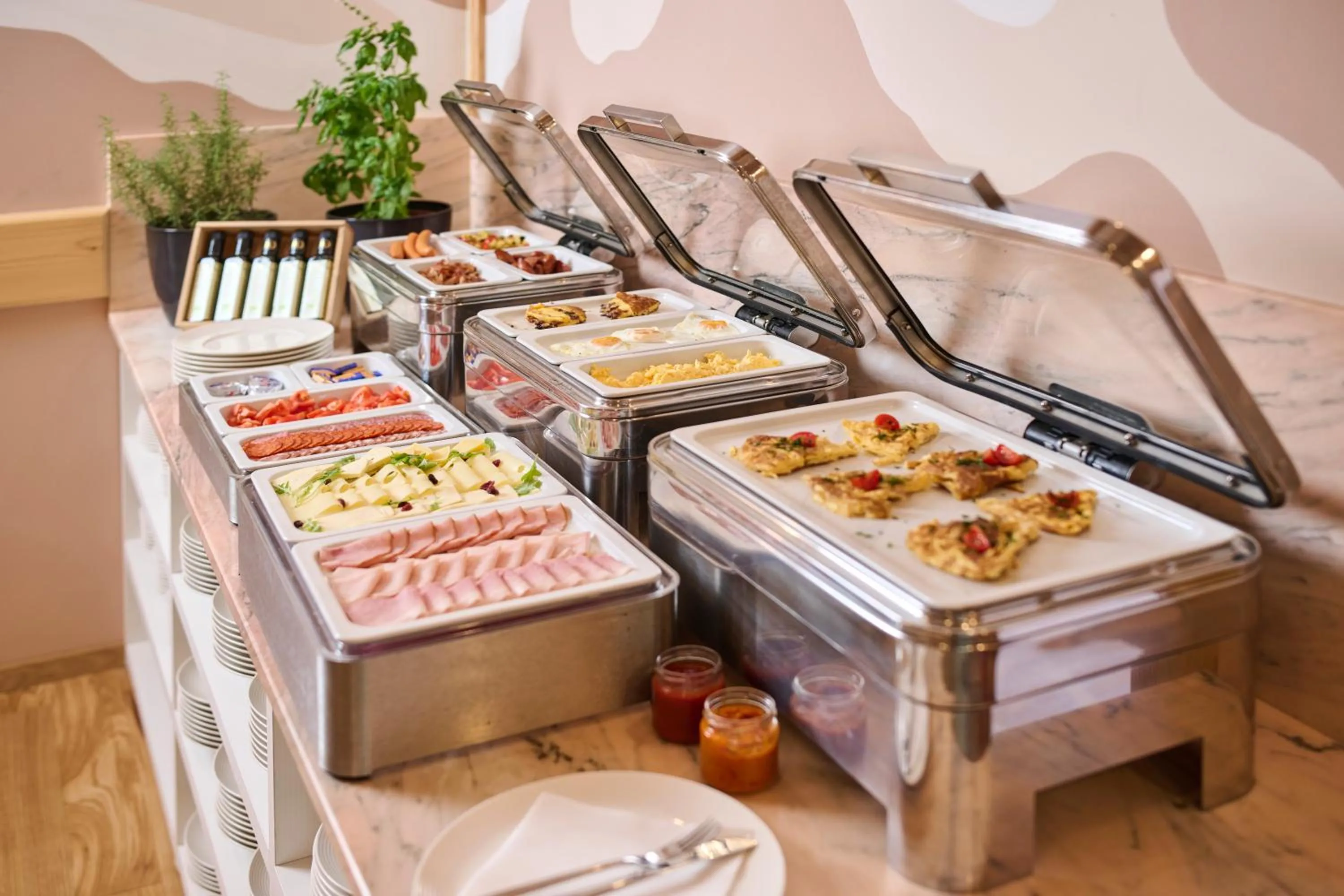 Food and drinks in Hotel Kadoor