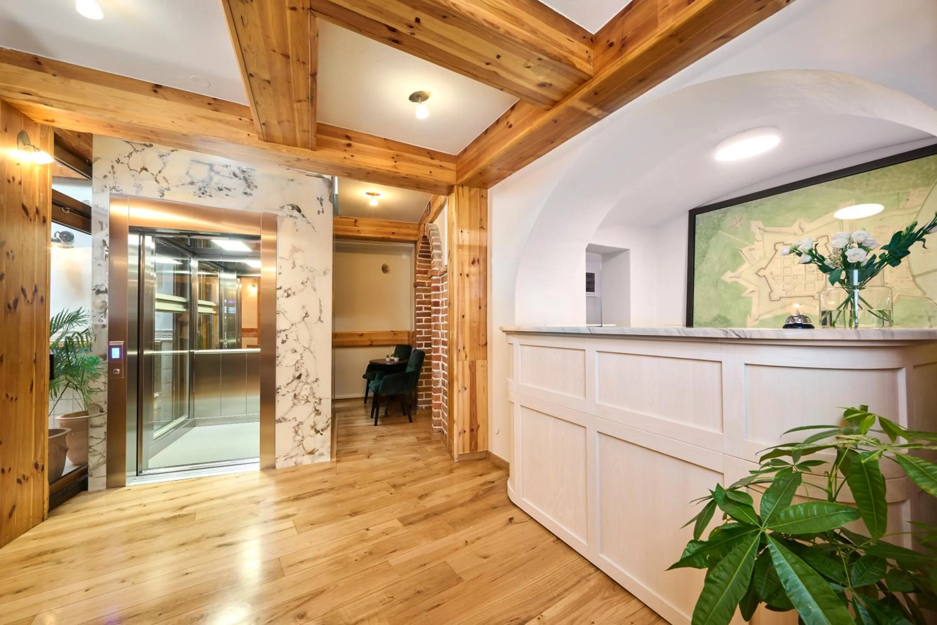 TV and multimedia in Hotel Kadoor