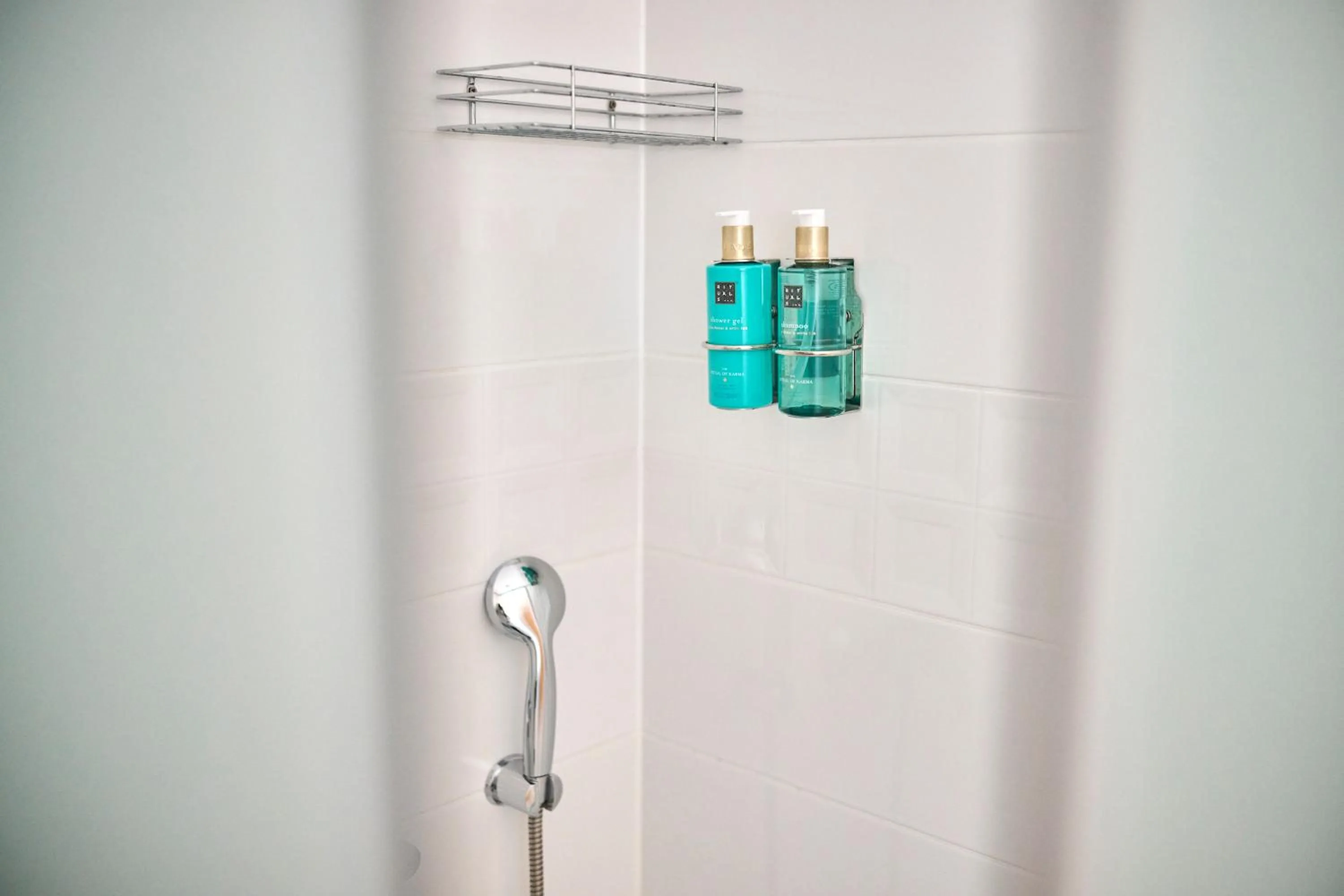 Shower in Hotel Kadoor