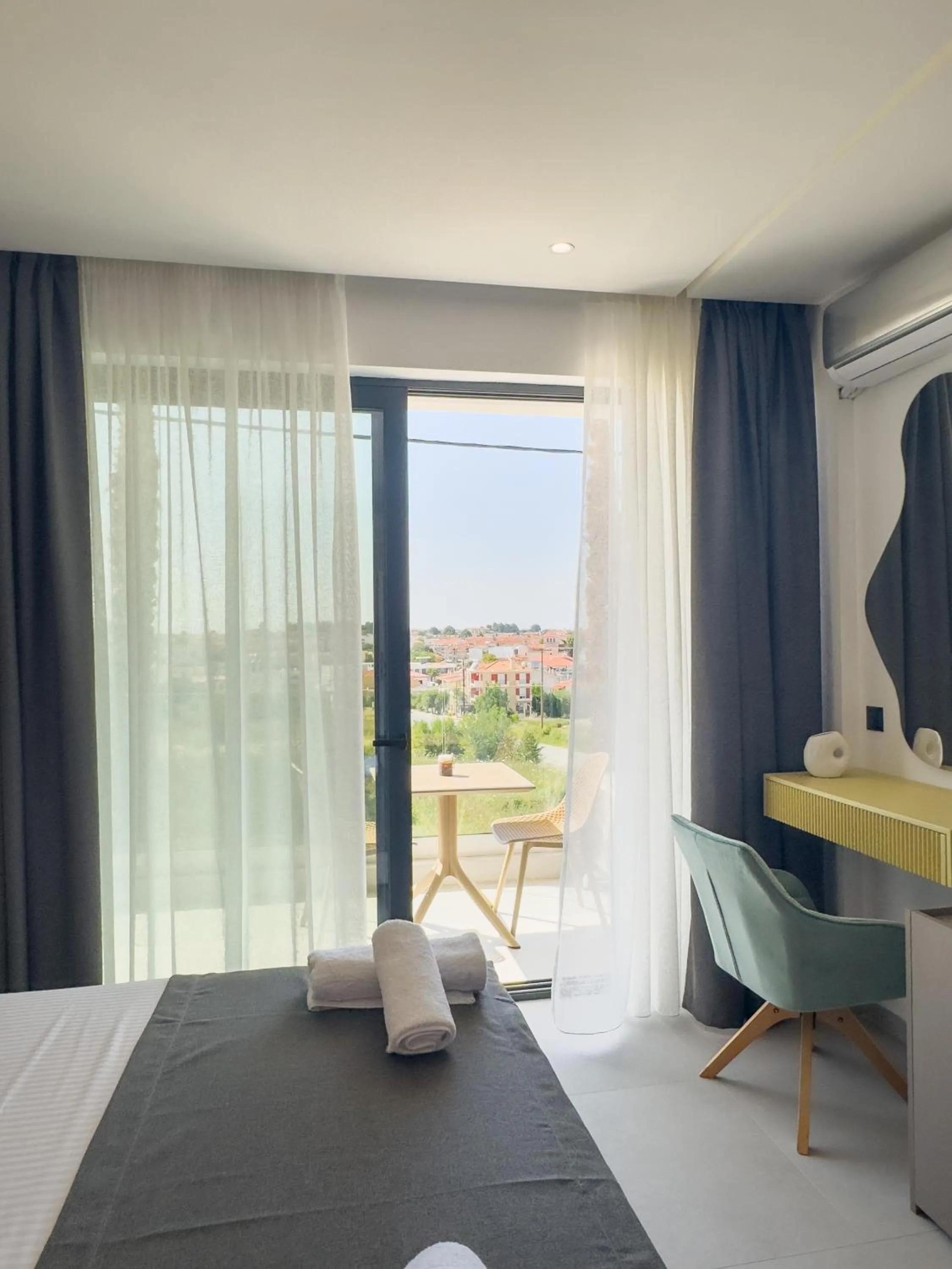 Bed in MONO ALEX Kallithea