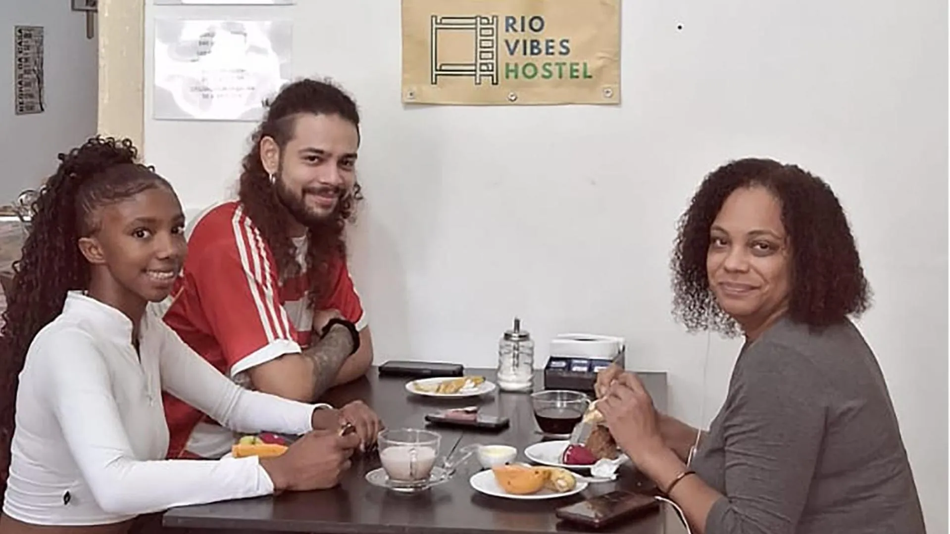 Restaurant/places to eat in Rio Vibes Hostel - Hostel na Glória, AC, Social Vibe & Near Lapa