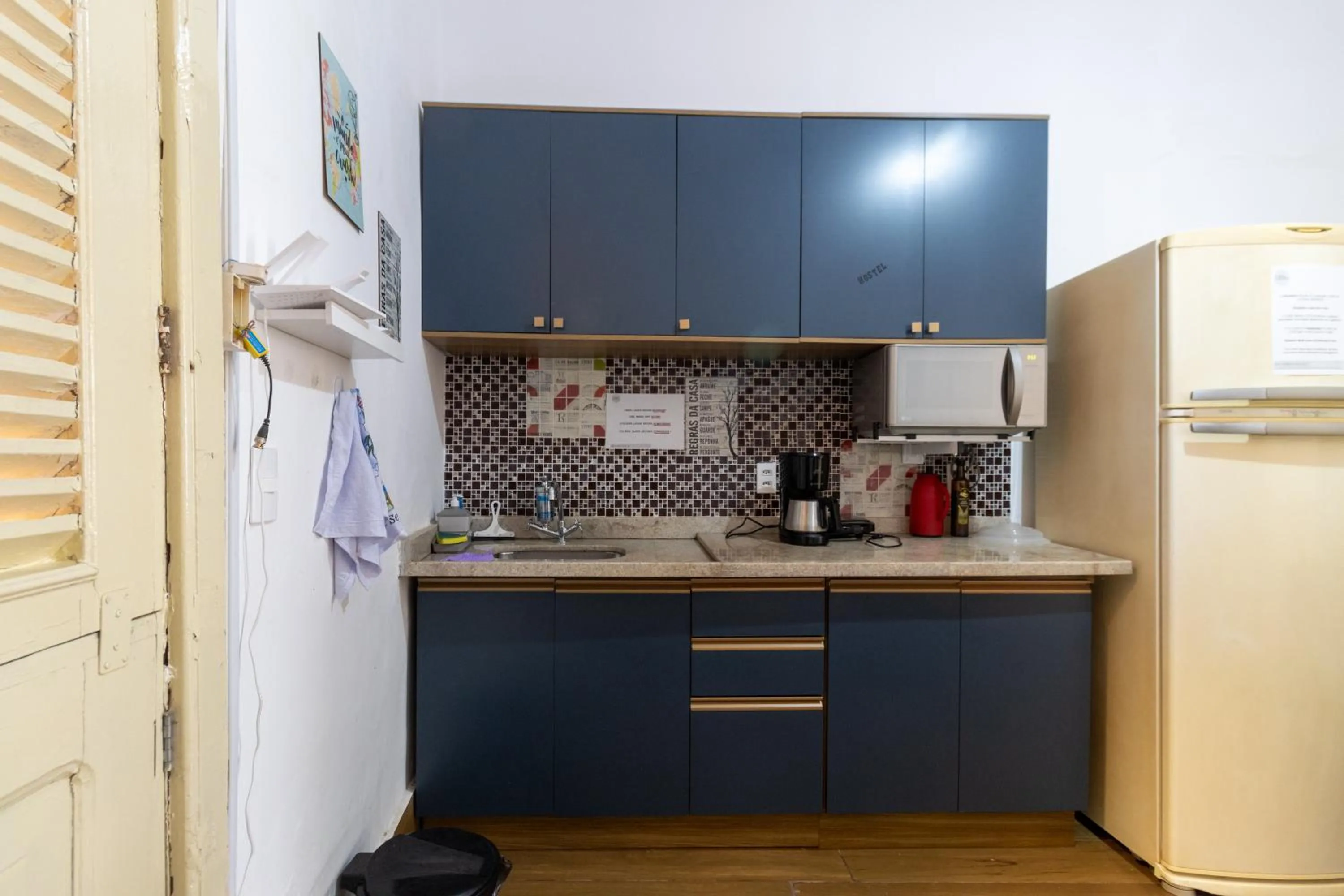 Kitchen or kitchenette in Rio Vibes Hostel - Hostel na Glória, AC, Social Vibe & Near Lapa