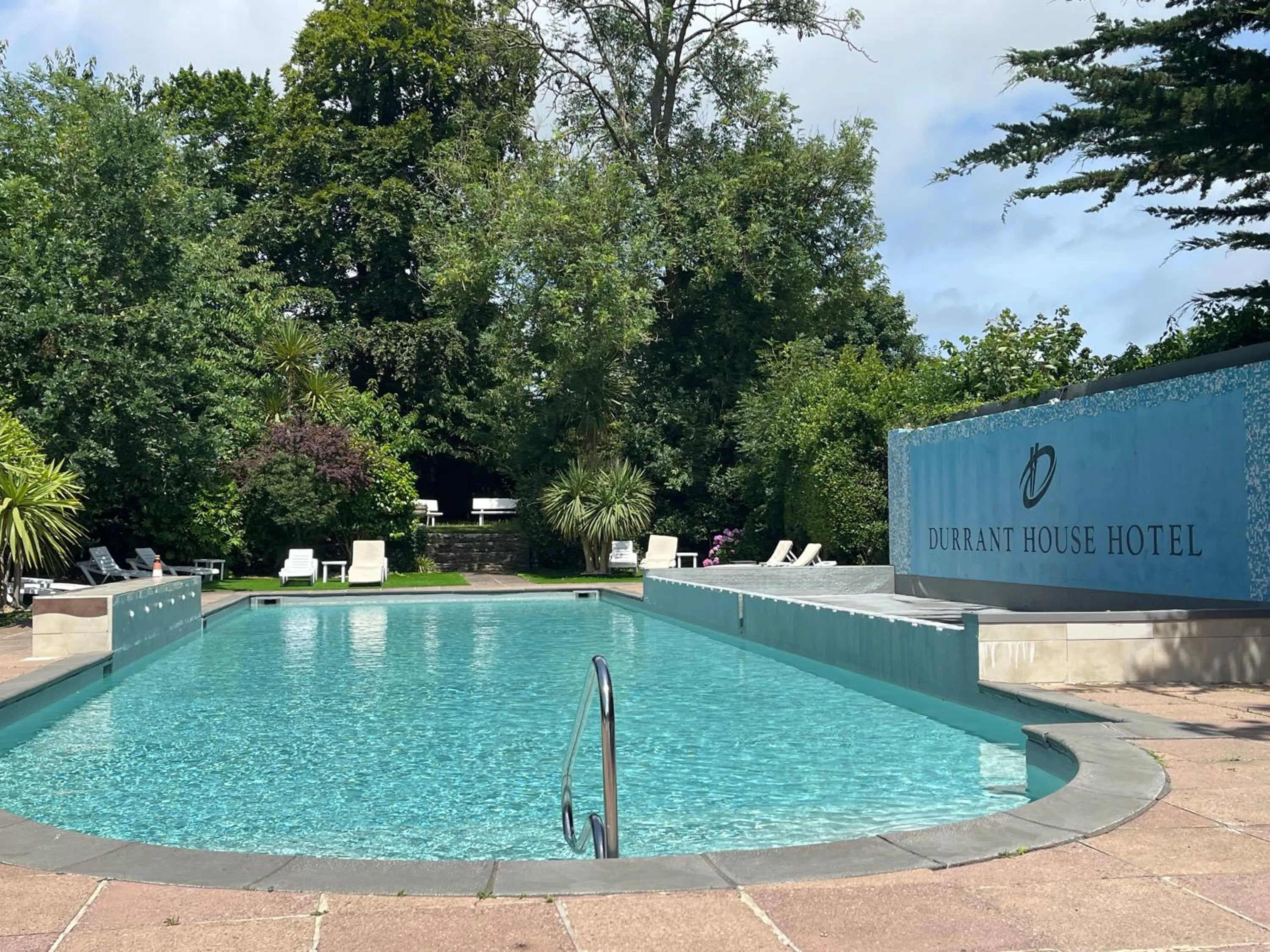 Swimming pool in Durrant House Hotel
