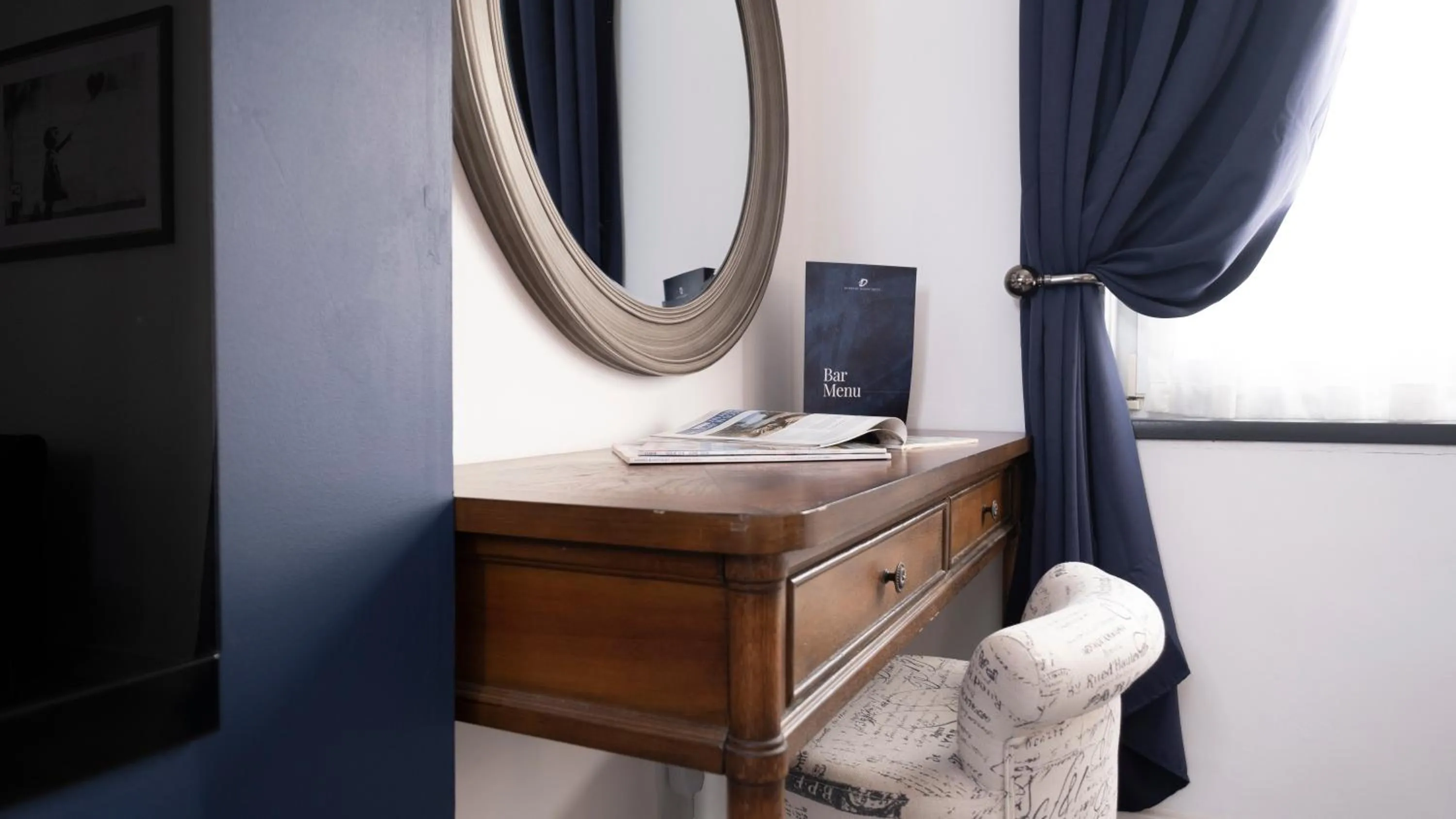 TV and multimedia in Durrant House Hotel