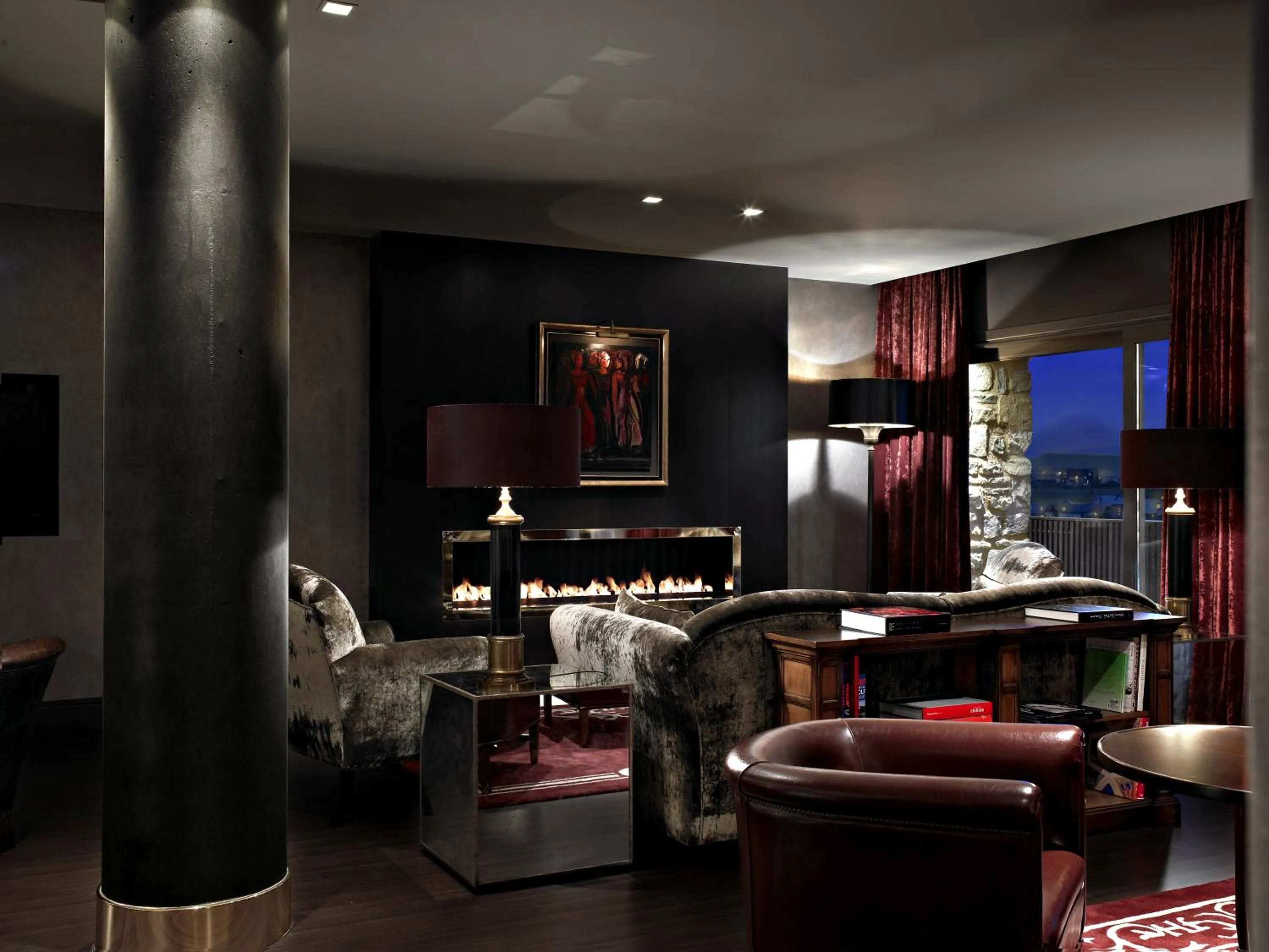 Communal lounge/ TV room in Hotel Castillo de Gorraiz&Spa