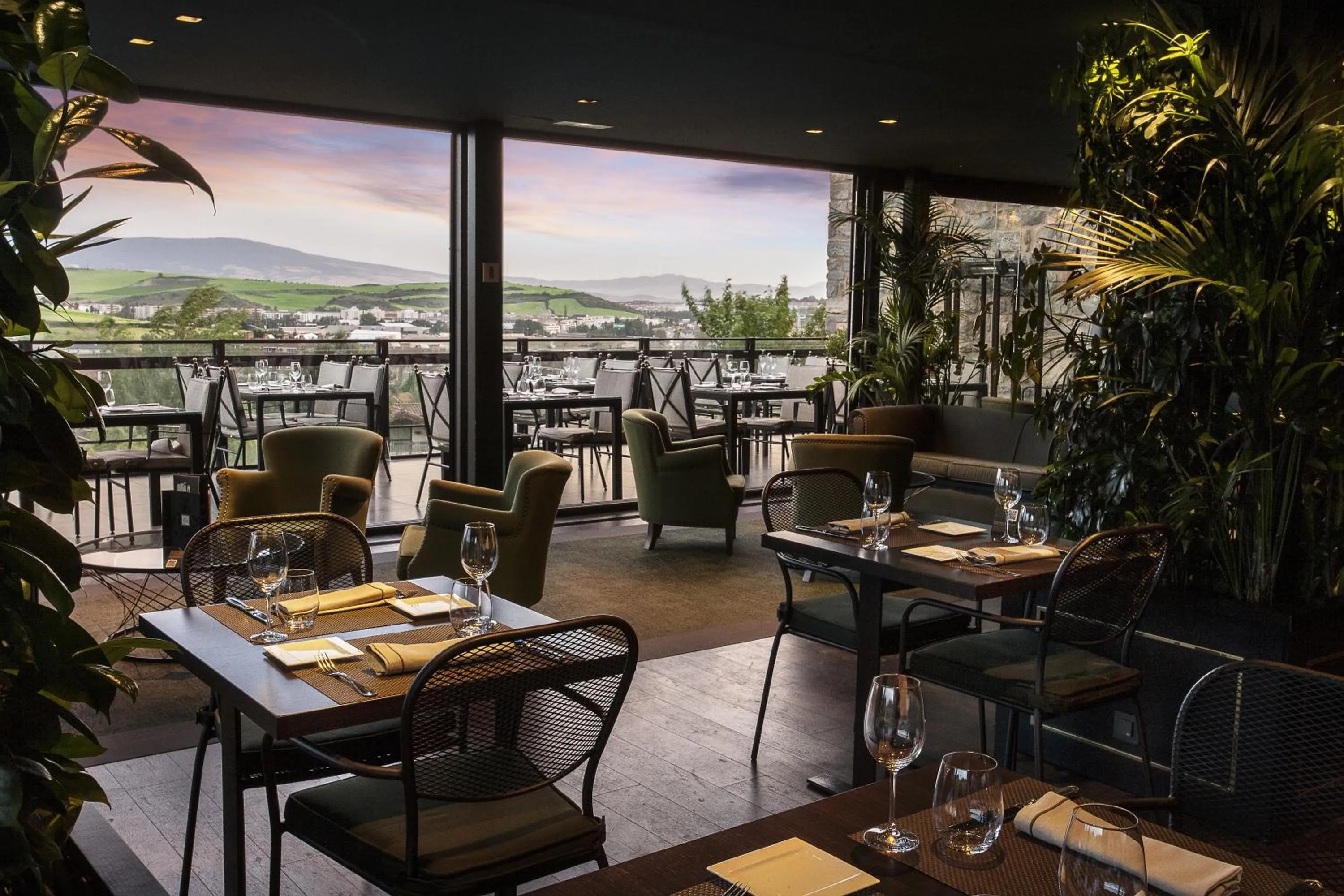 Restaurant/places to eat in Hotel Castillo de Gorraiz&Spa