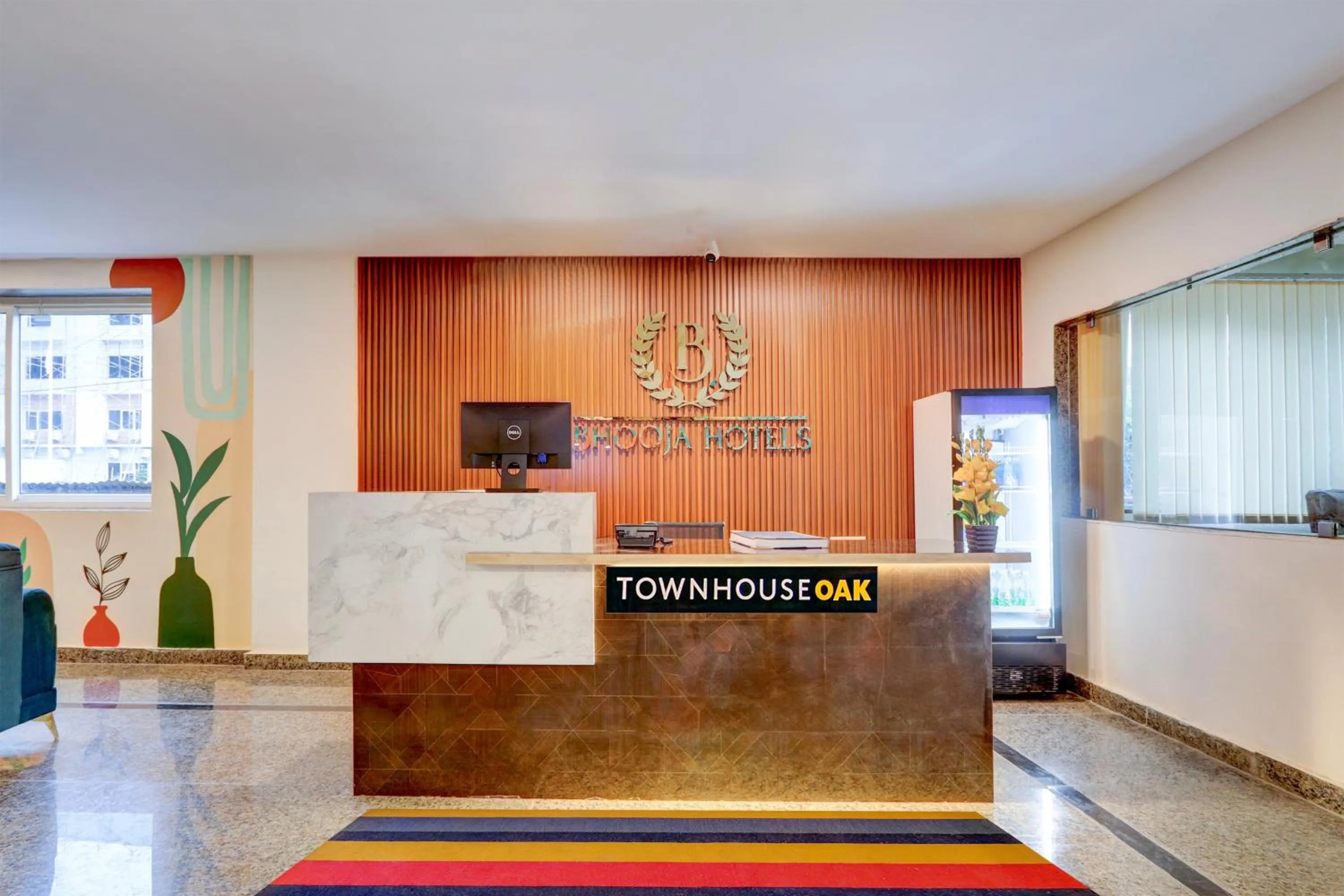 Lobby or reception in Super Townhouse OAK BHOOJA HOTELS