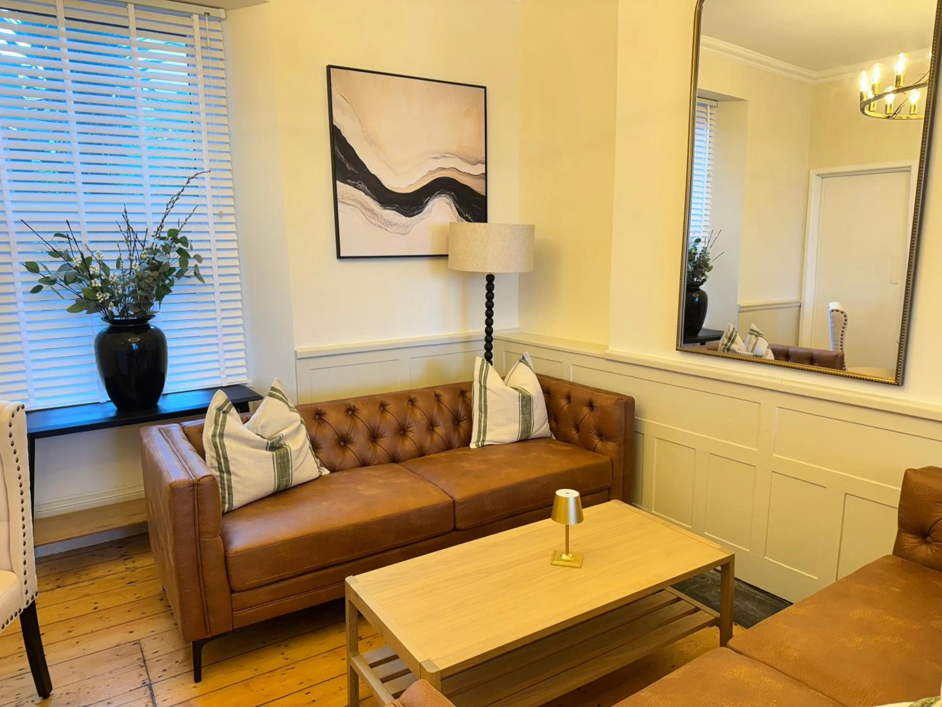 Lounge or bar in The Edge Of The Beach formally The Edgcumbe Hotel