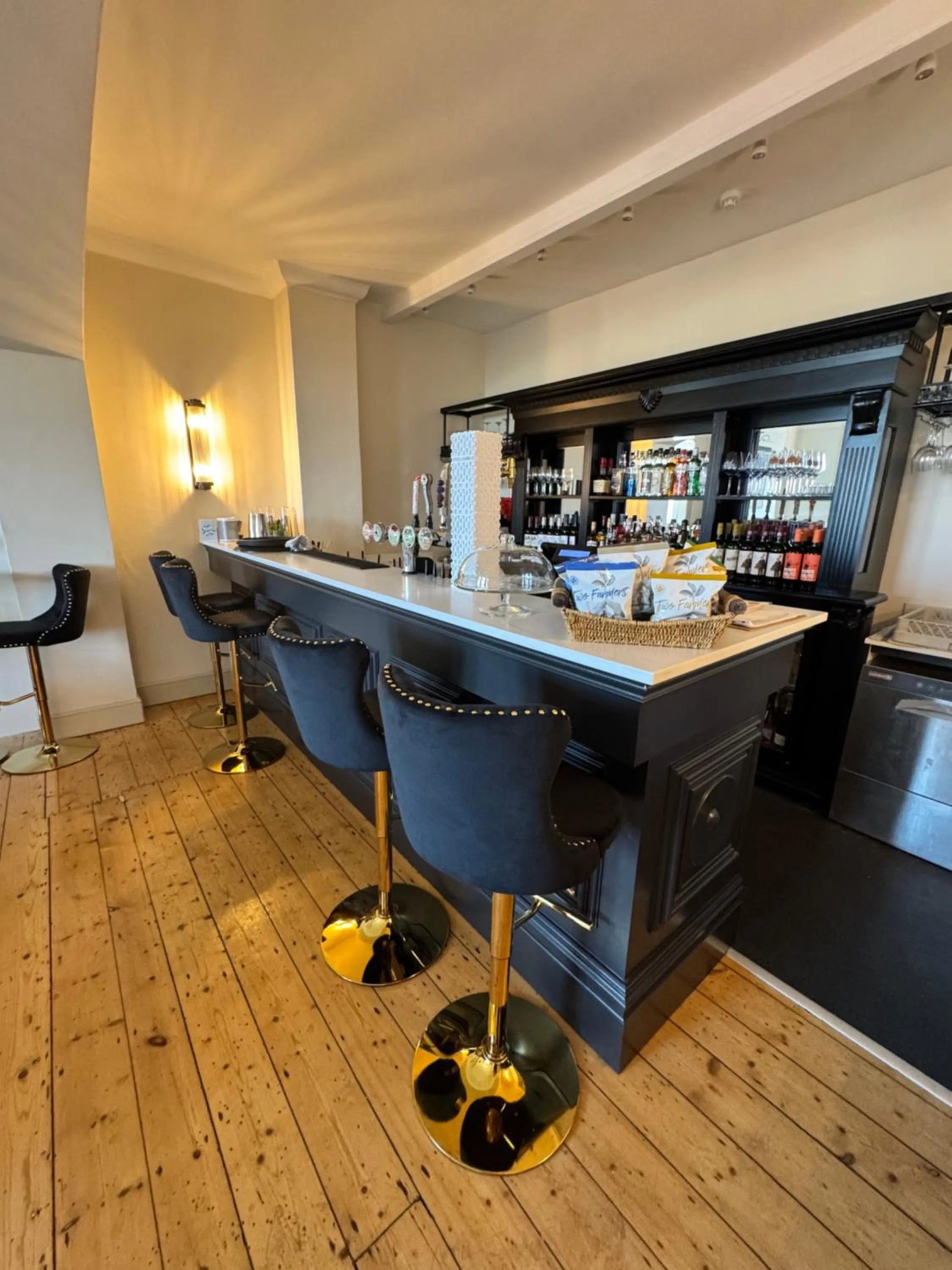 Lounge or bar in The Edge Of The Beach formally The Edgcumbe Hotel