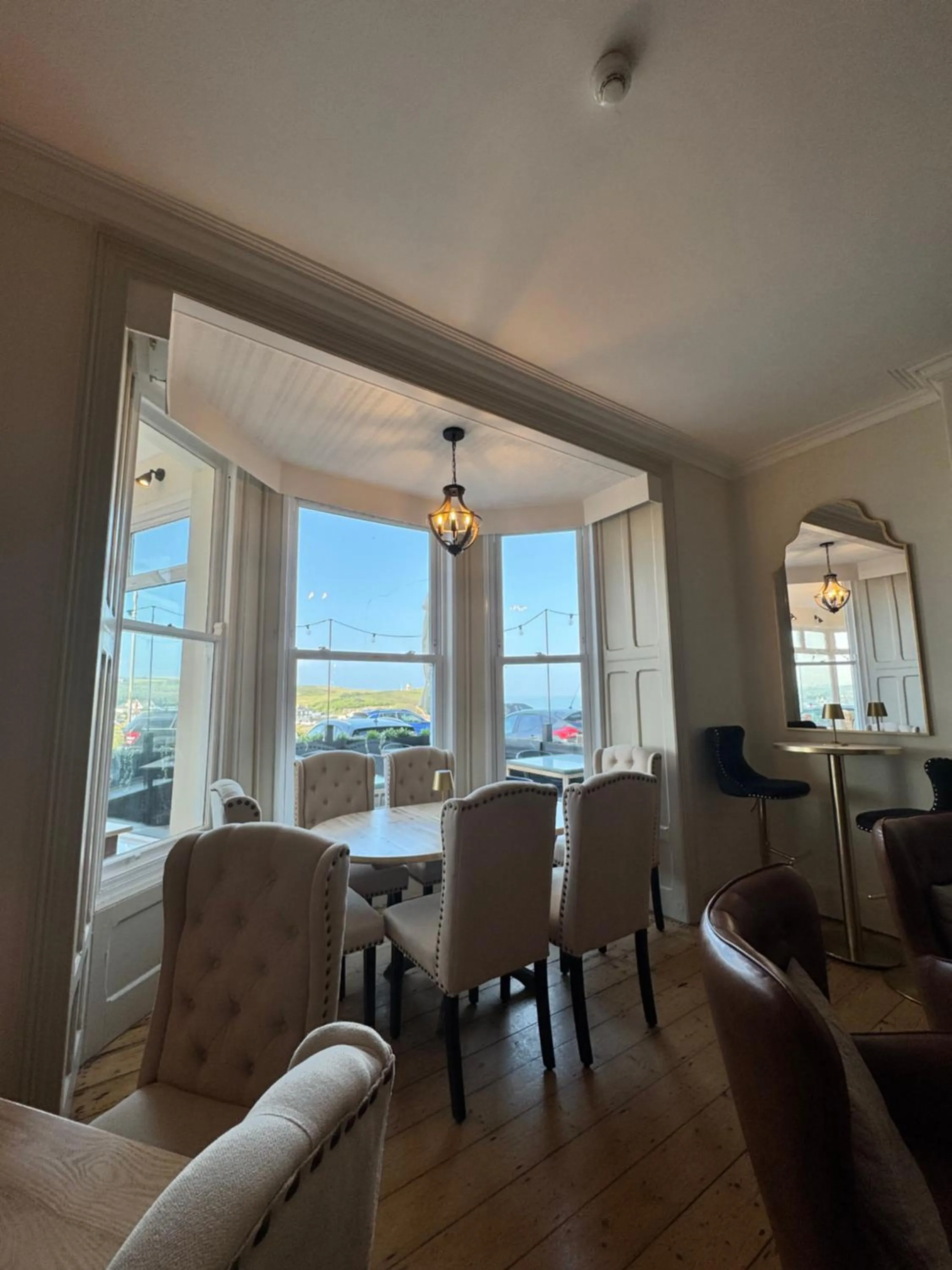 Lounge or bar in The Edge Of The Beach formally The Edgcumbe Hotel