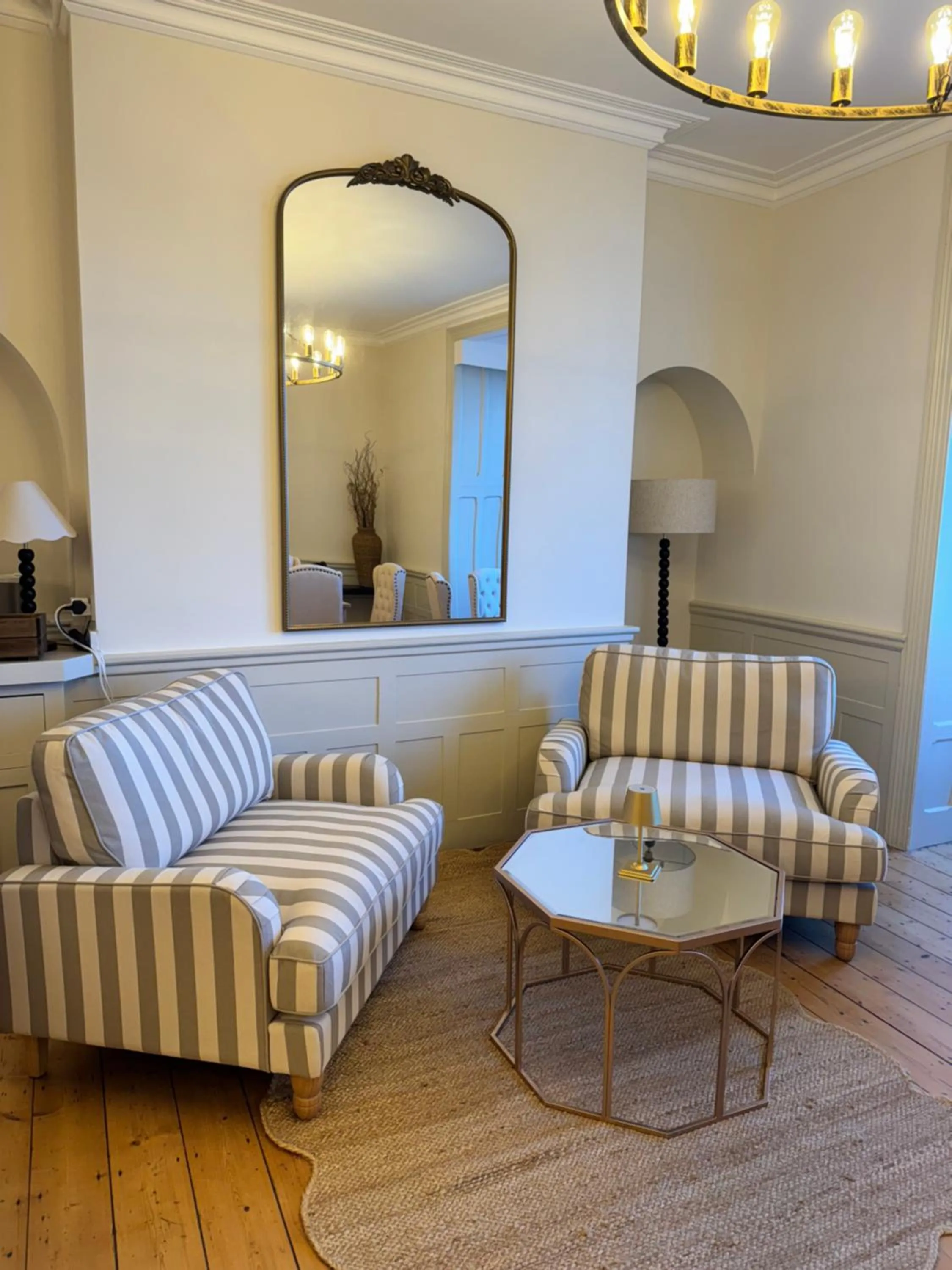 Lounge or bar in The Edge Of The Beach formally The Edgcumbe Hotel