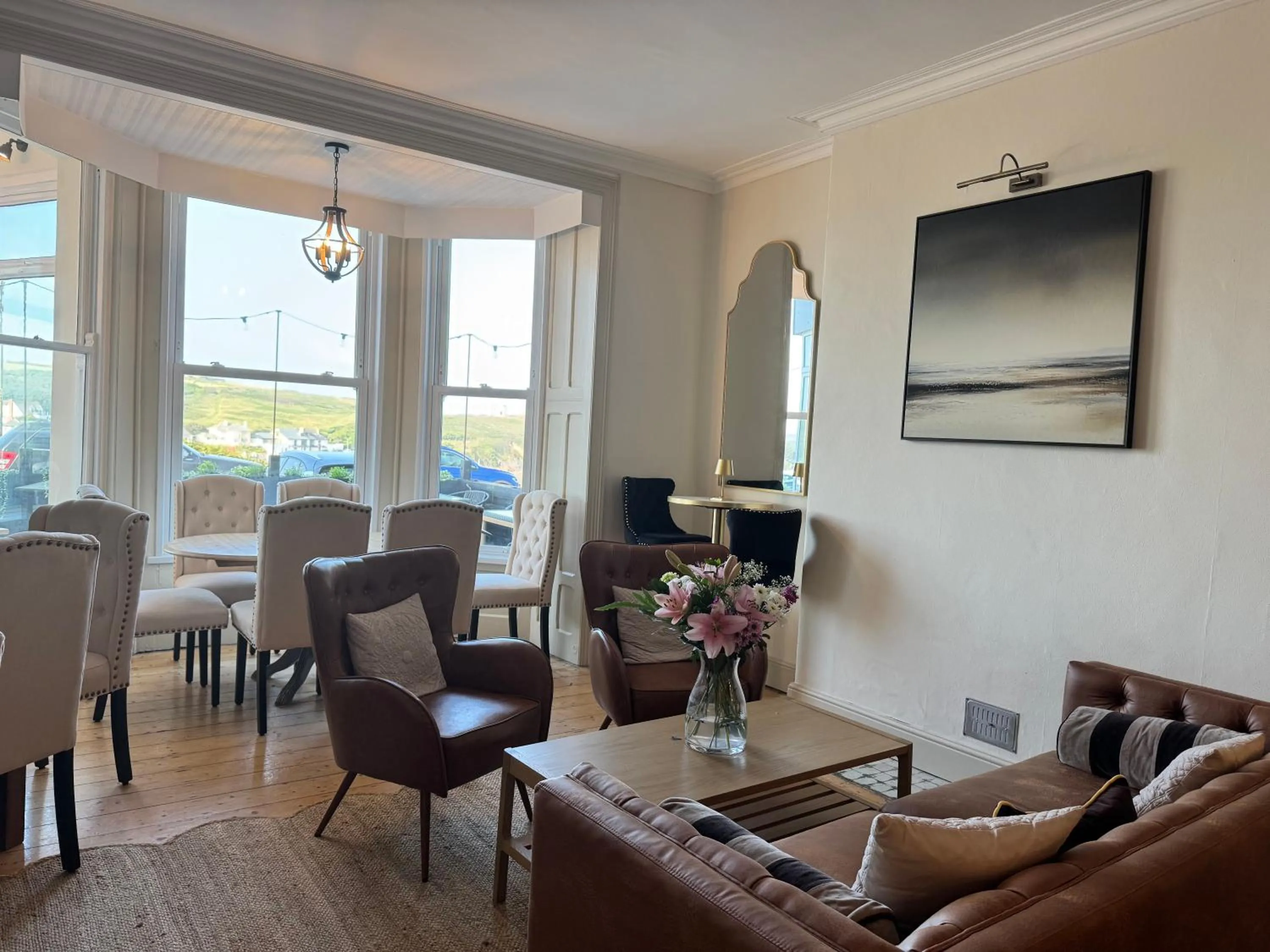 Lounge or bar in The Edge Of The Beach formally The Edgcumbe Hotel