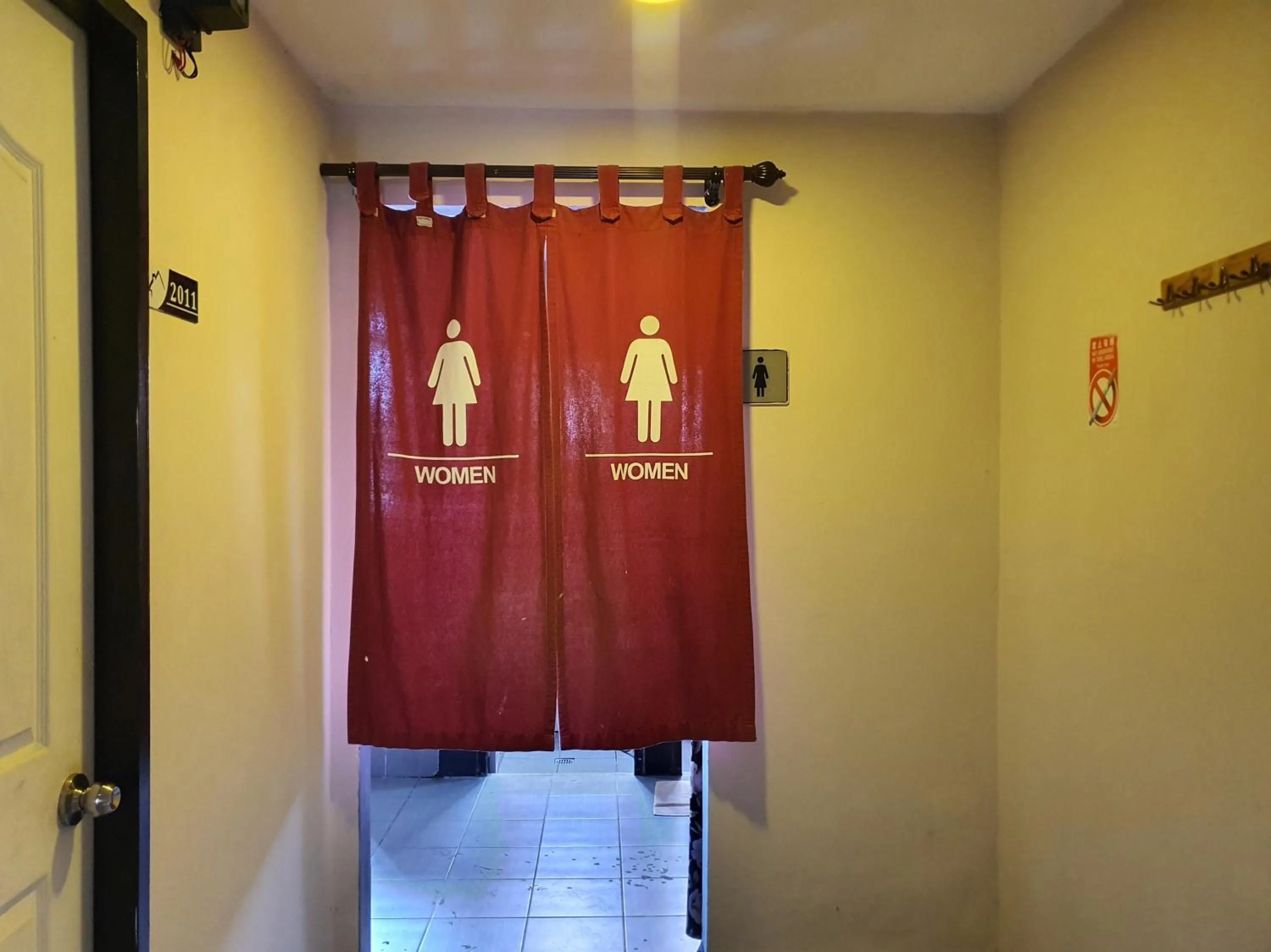 Bathroom in SPOT ON 90984 Gn Homestay