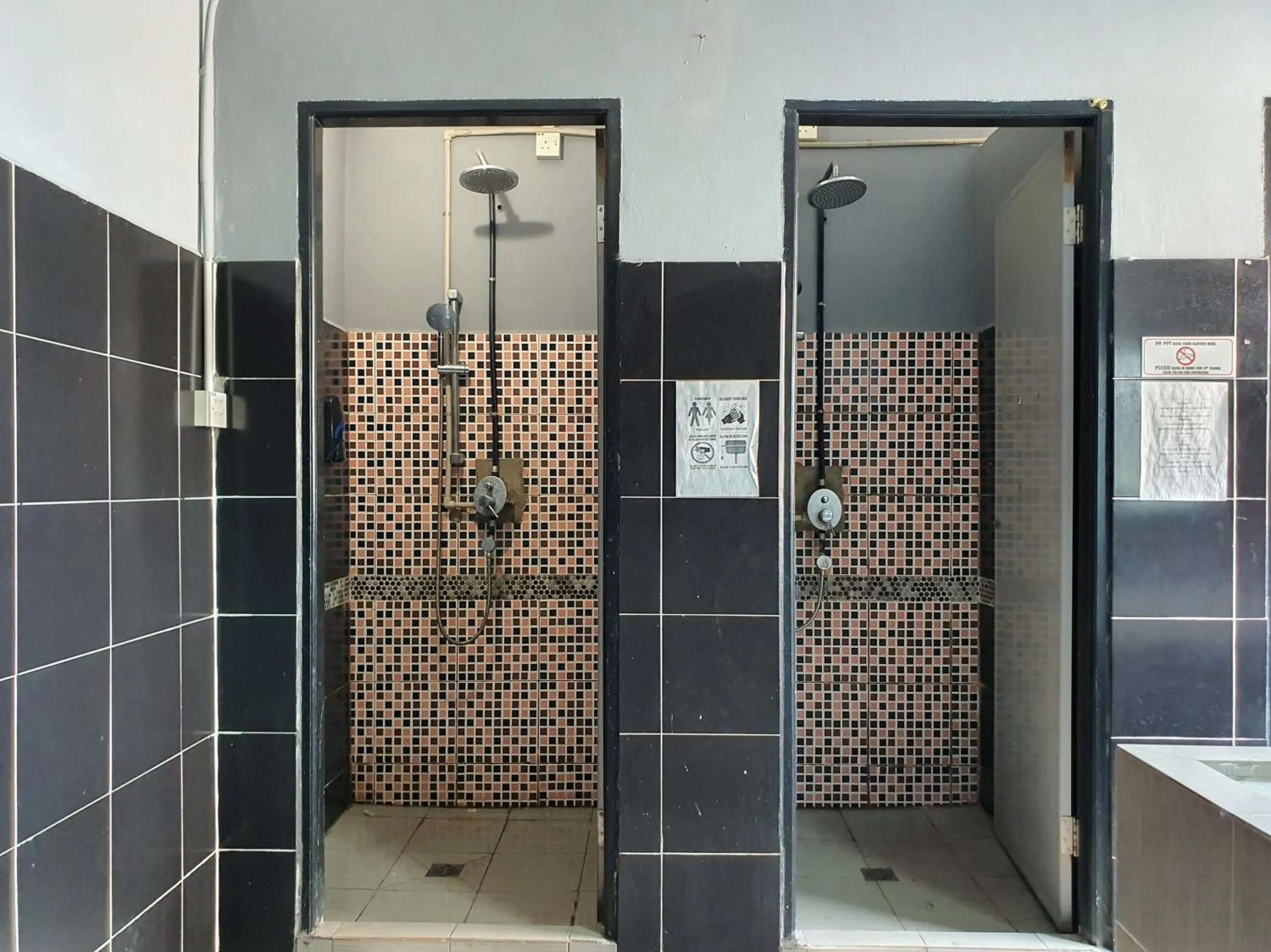 Bathroom in SPOT ON 90984 Gn Homestay