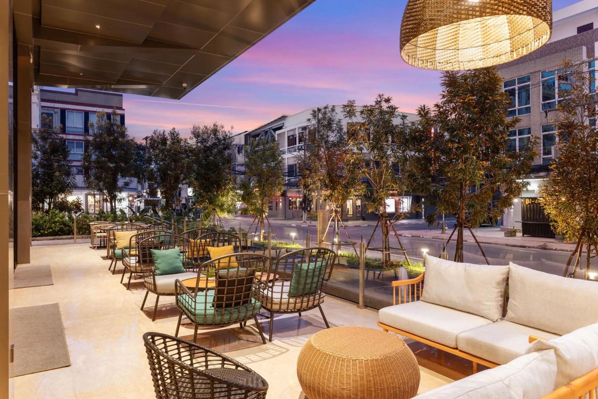 Lounge or bar in DoubleTree by Hilton Vientiane